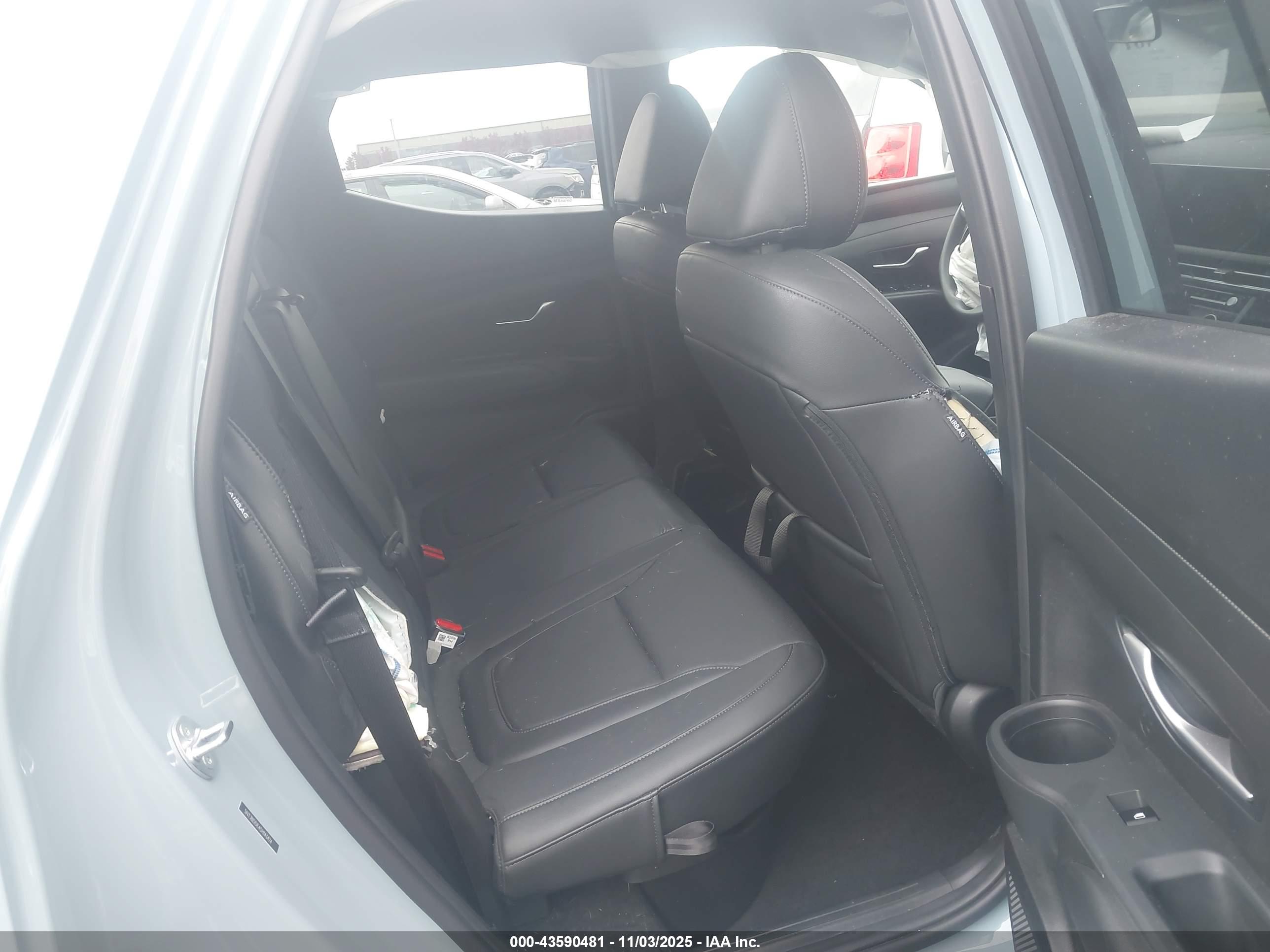 HYUNDAI SANTA image 8