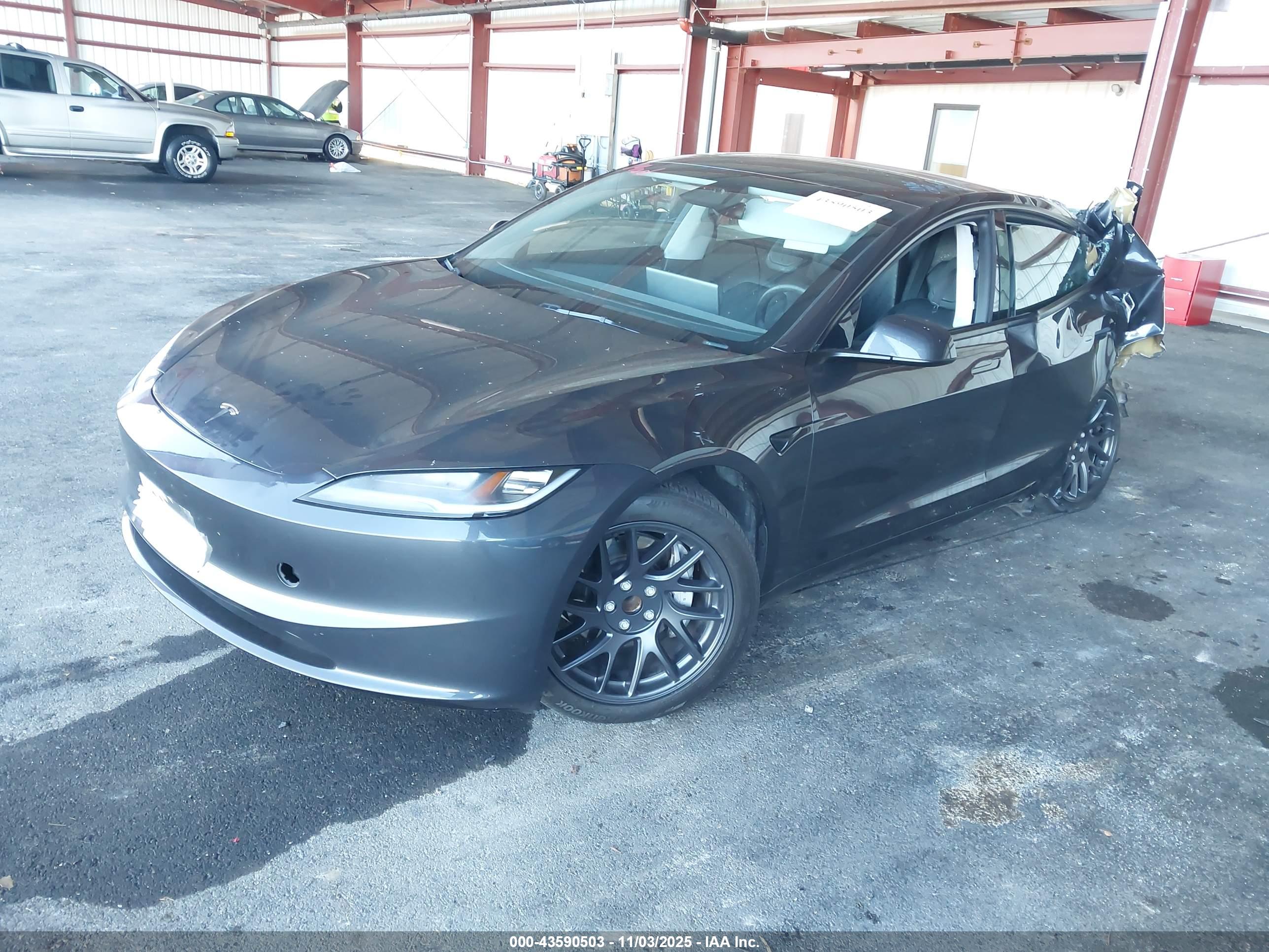 TESLA MODEL image 2