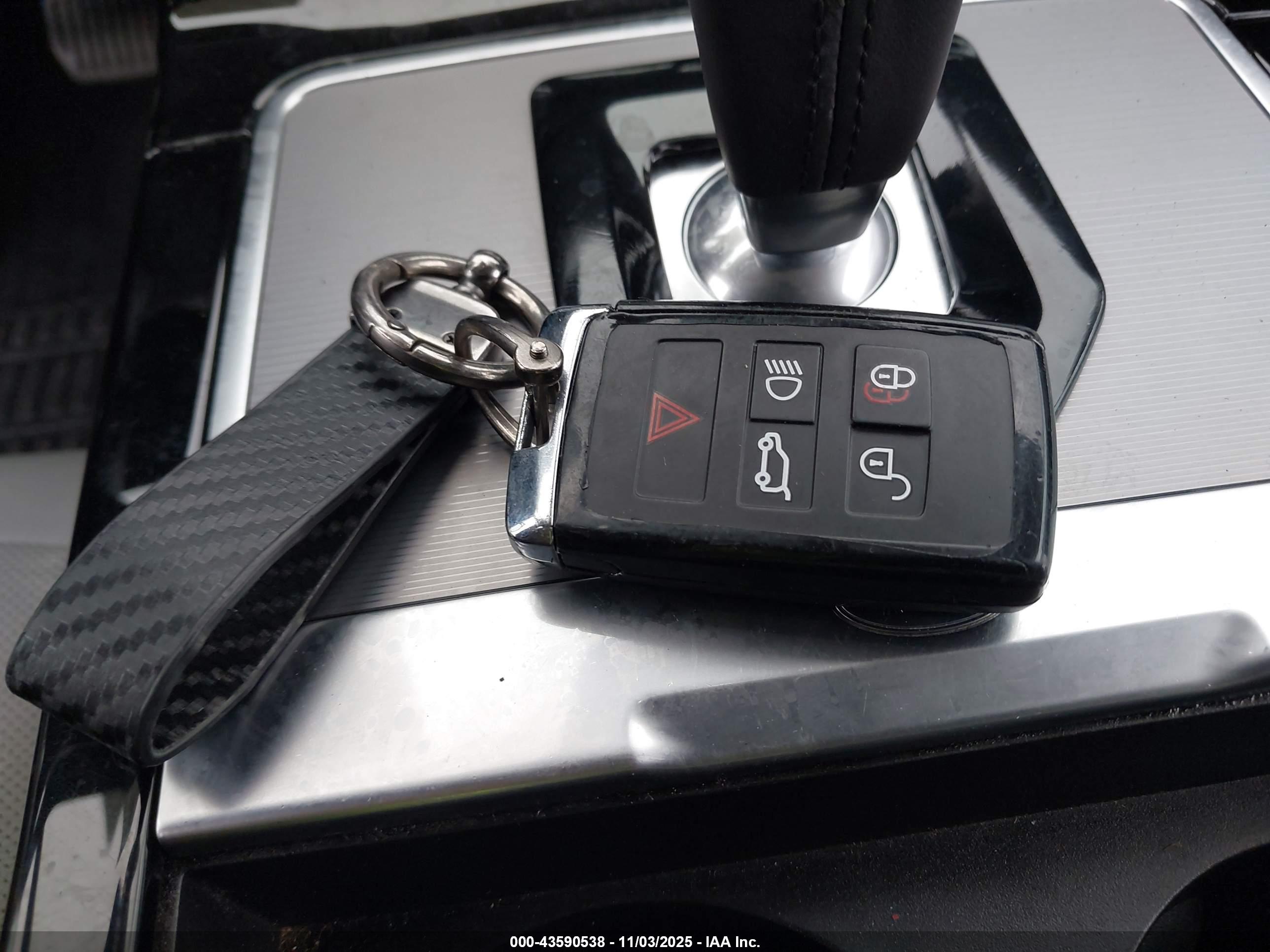 LAND ROVER image 11