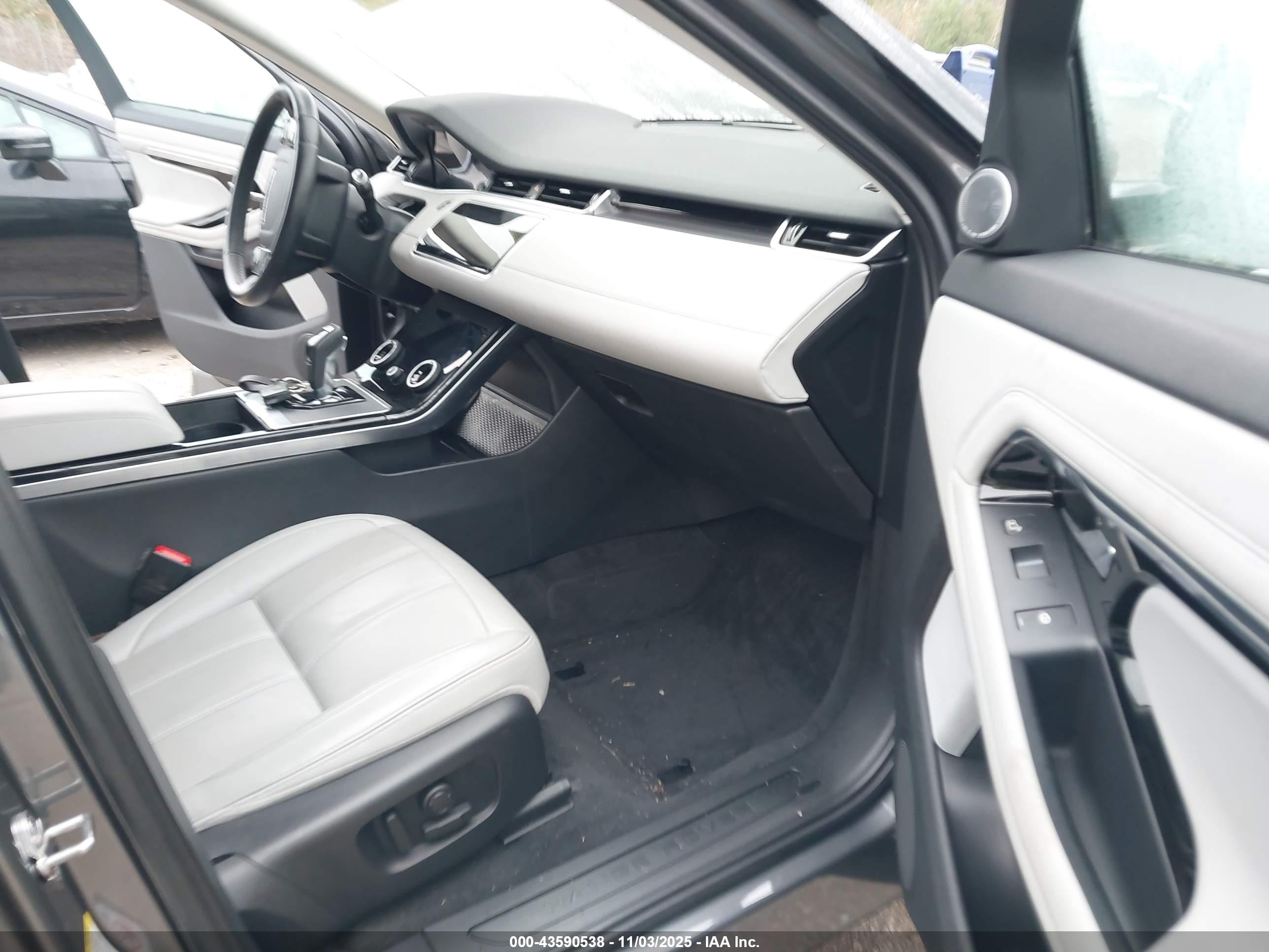 LAND ROVER image 5