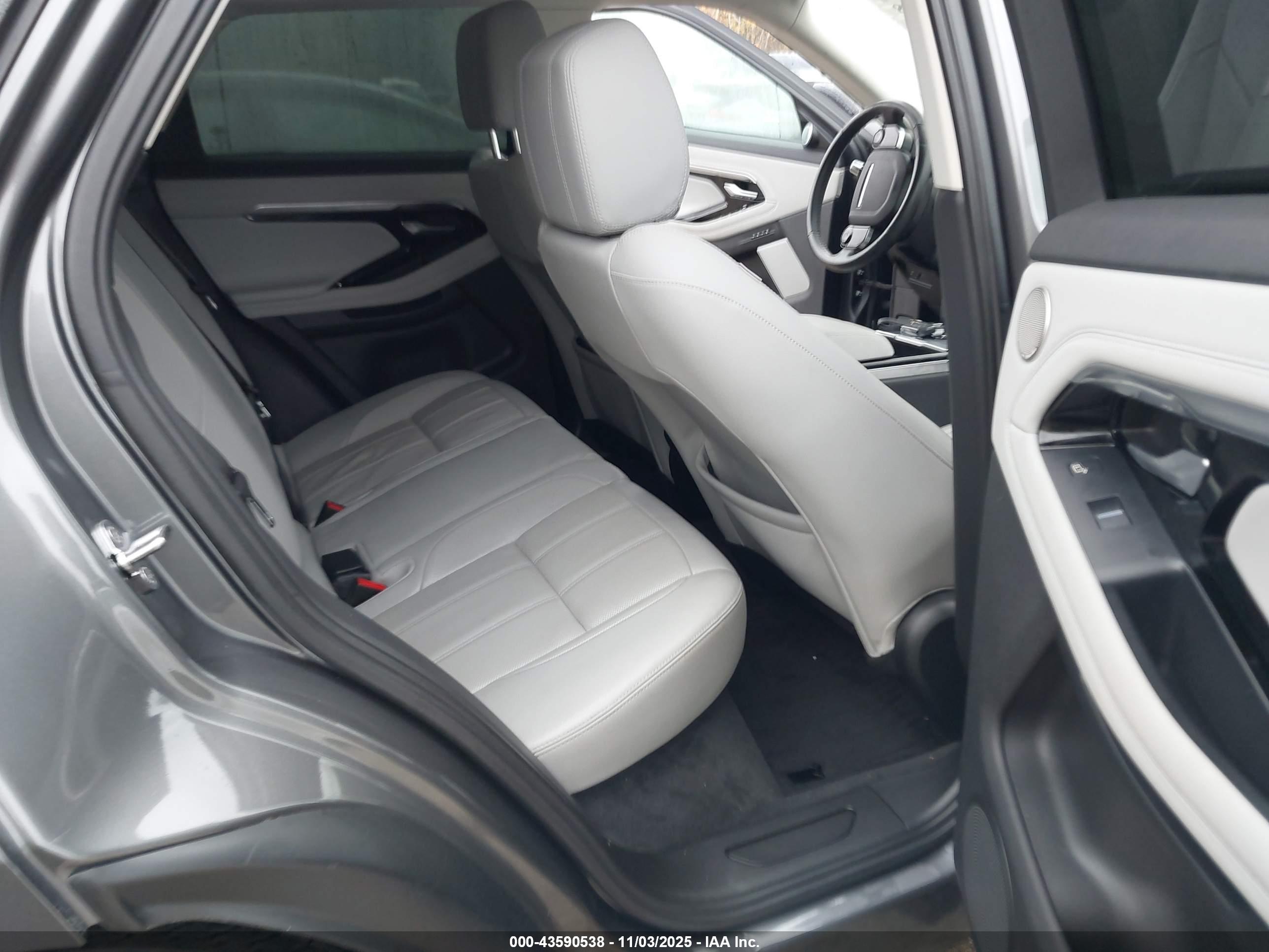 LAND ROVER image 8