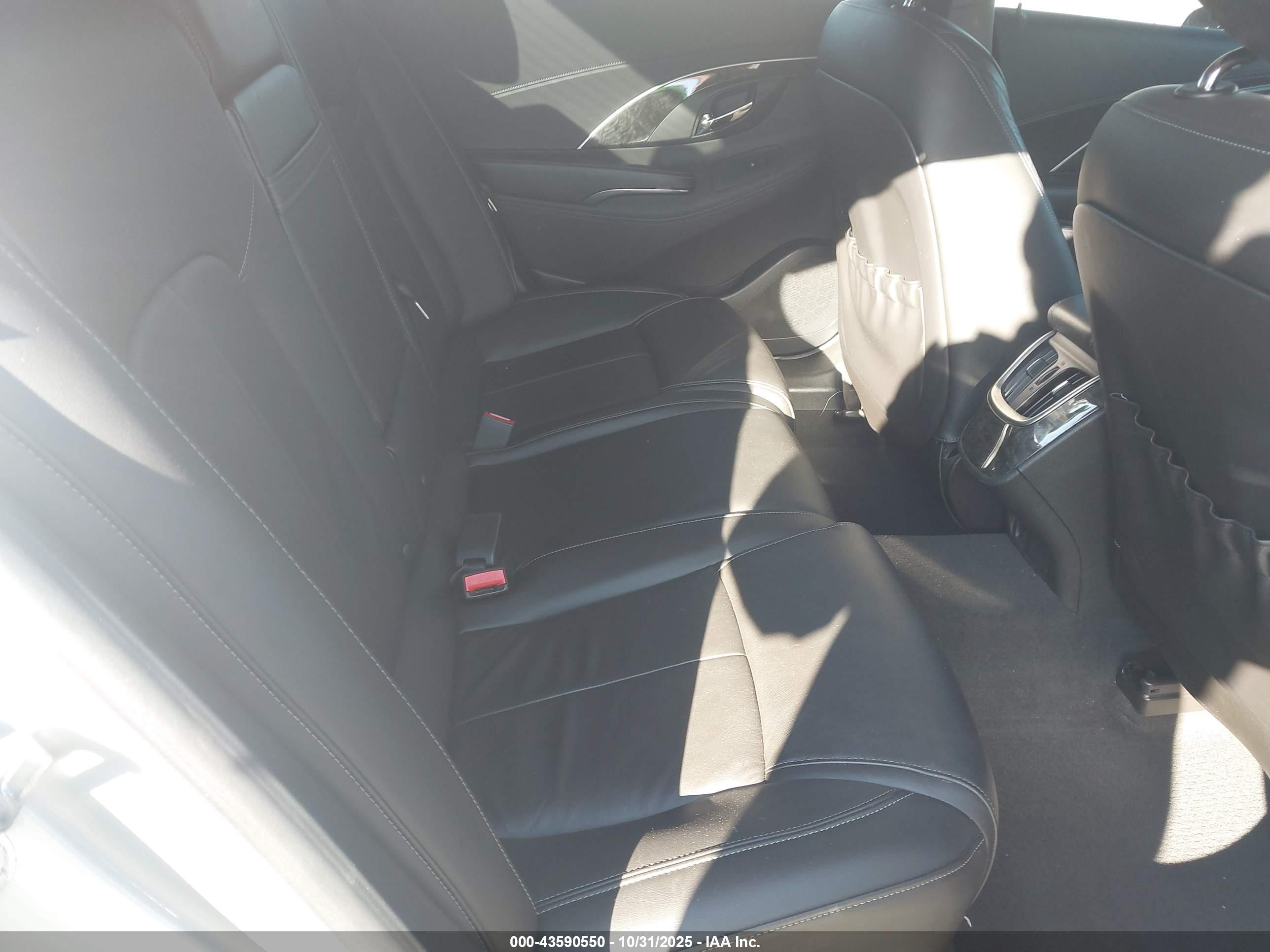 BUICK LACROSSE image 8