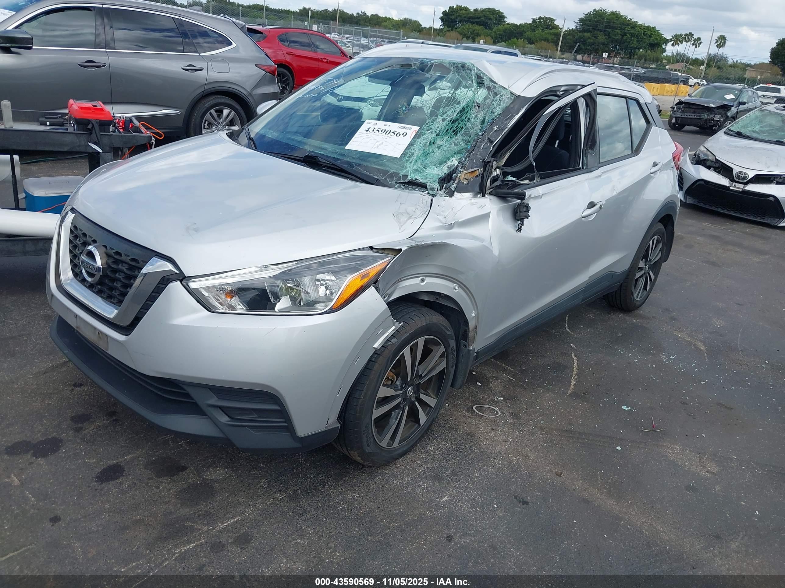 NISSAN KICKS image 2