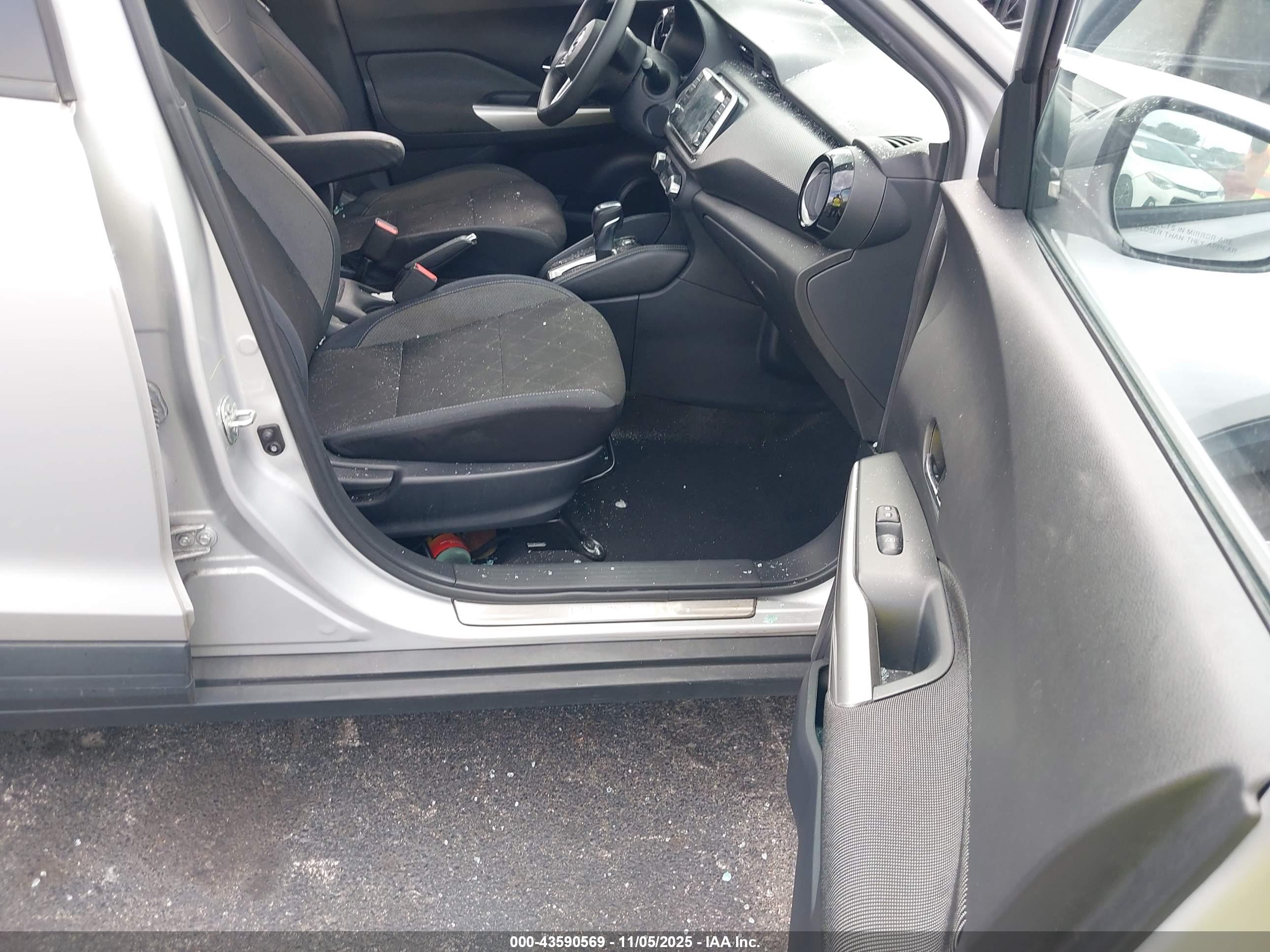 NISSAN KICKS image 5