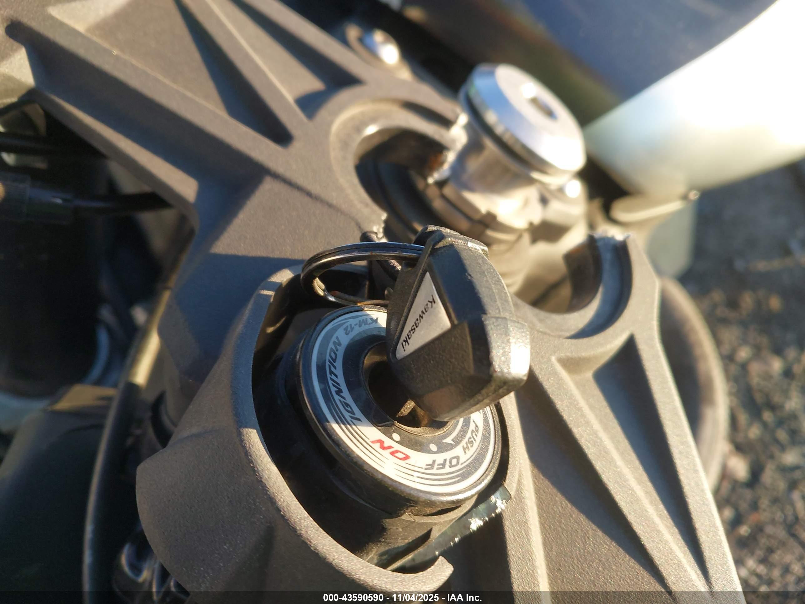 KAWASAKI ZX636 image 11