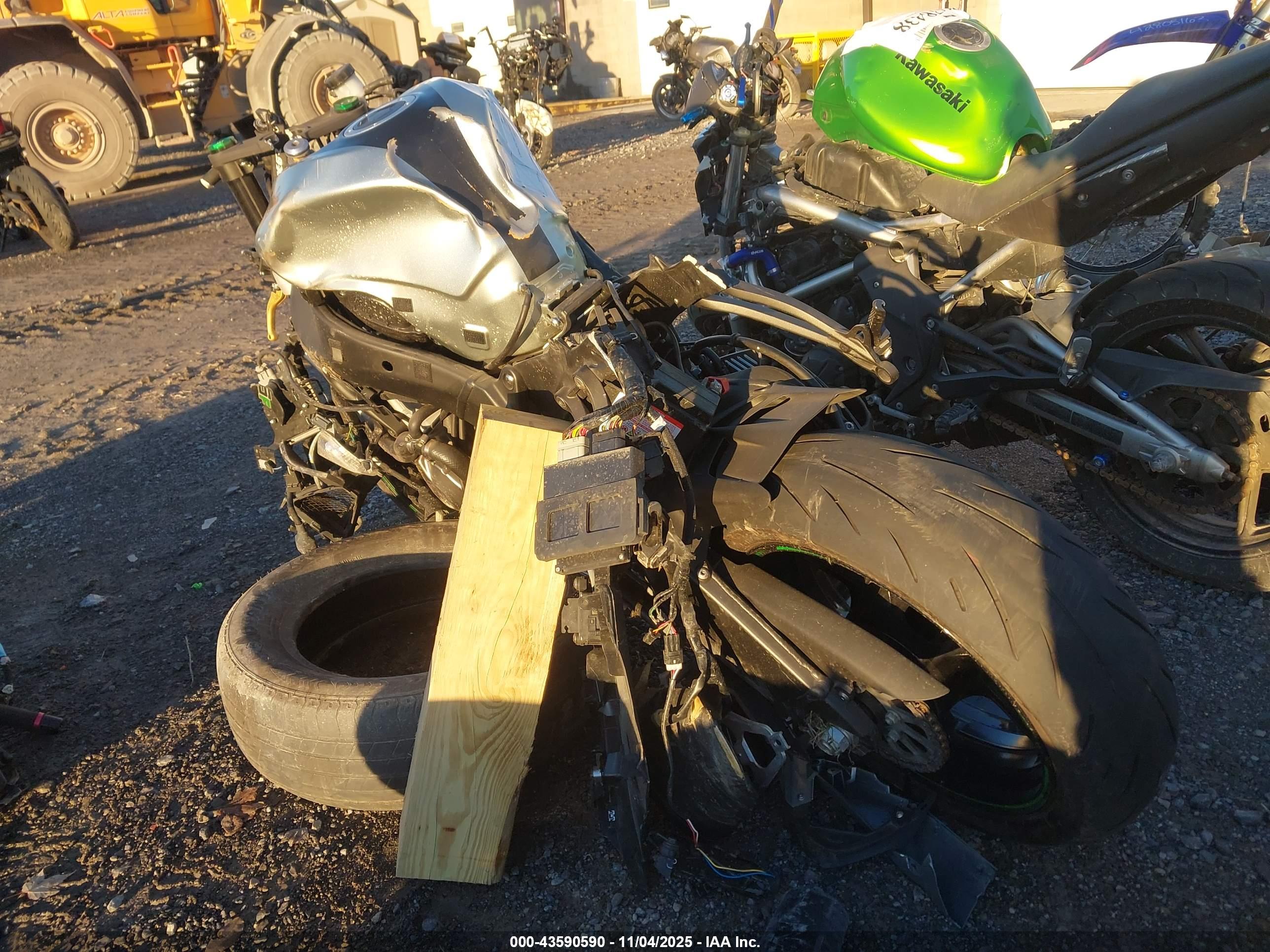 KAWASAKI ZX636 image 3