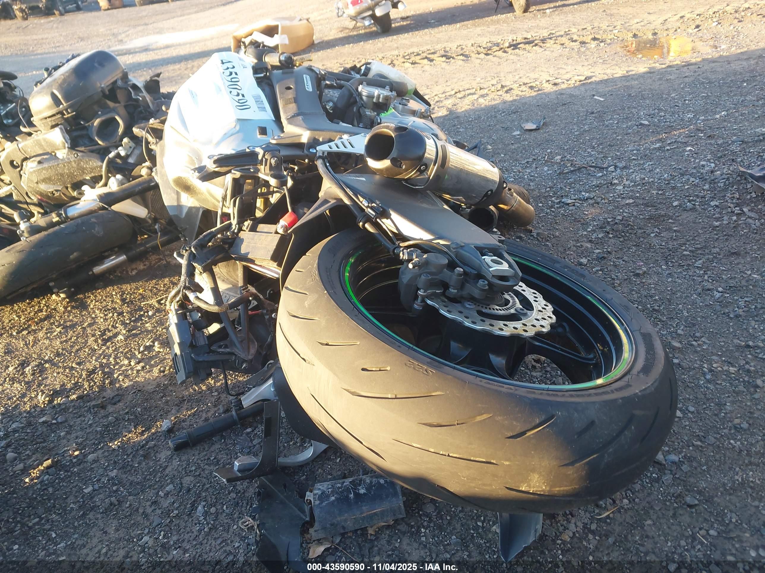 KAWASAKI ZX636 image 6