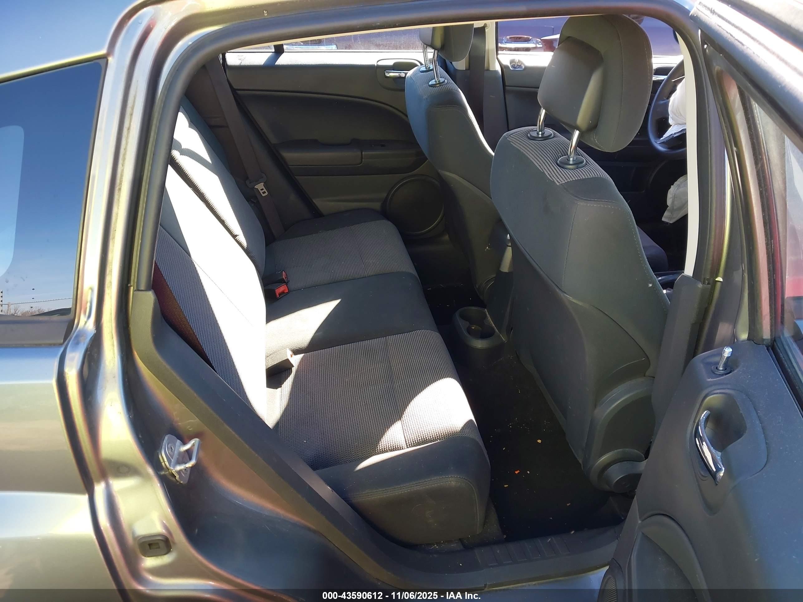 DODGE CALIBER image 8