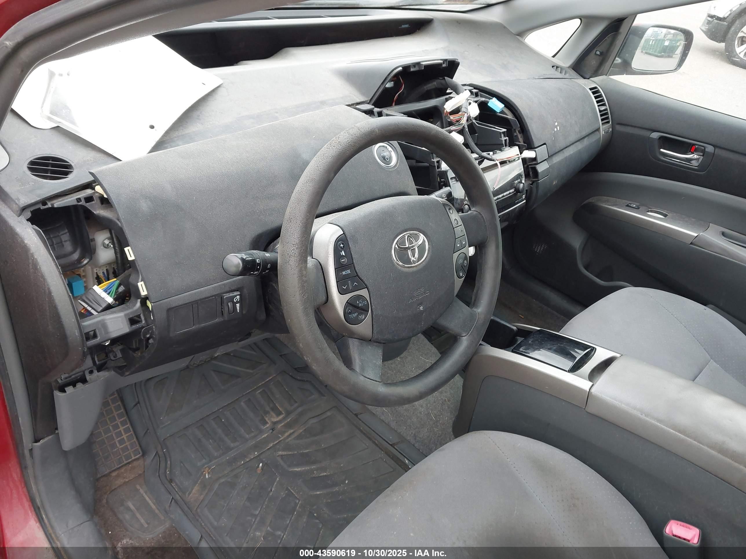 TOYOTA PRIUS image 6
