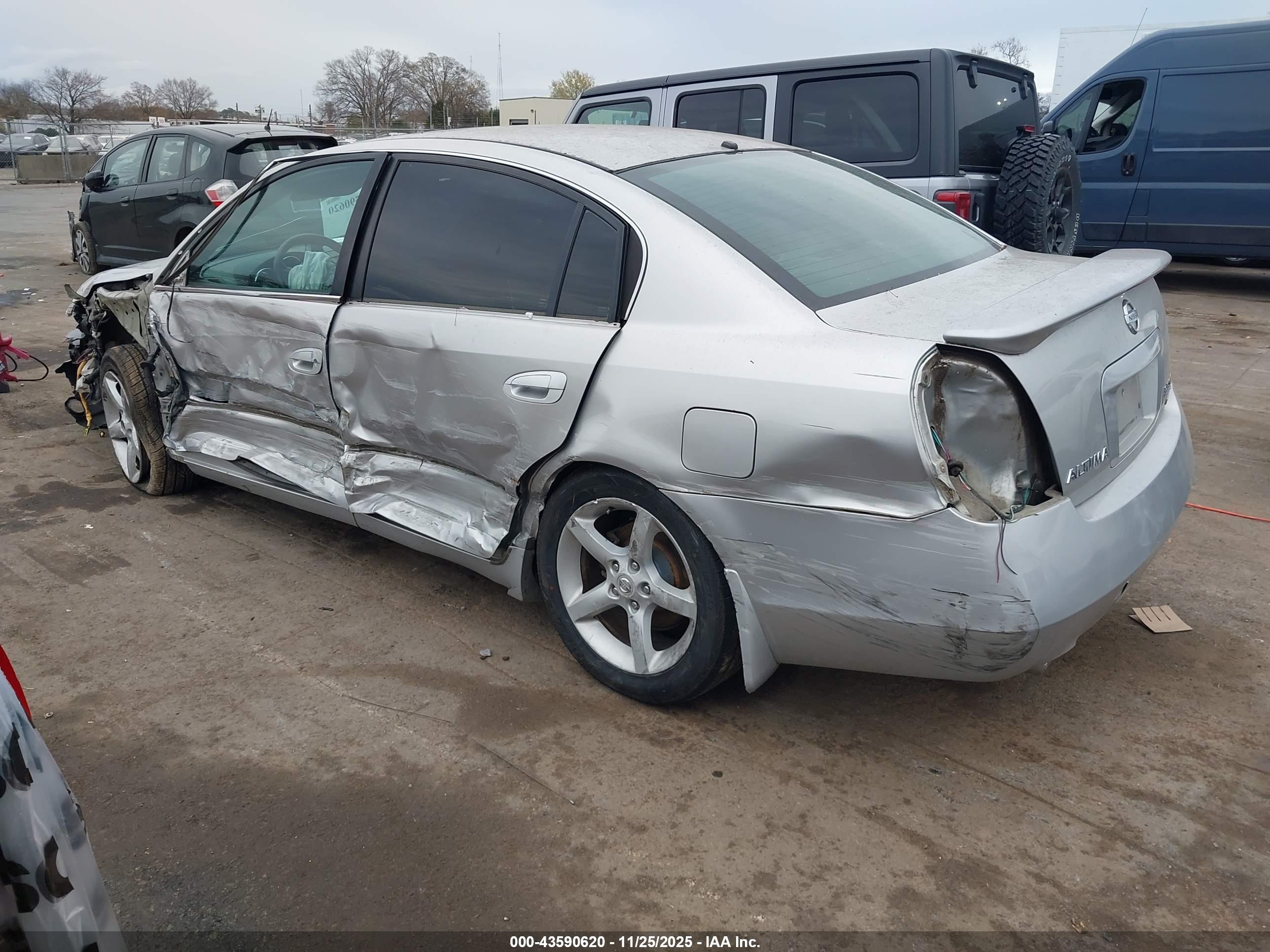 NISSAN ALTIMA image 3