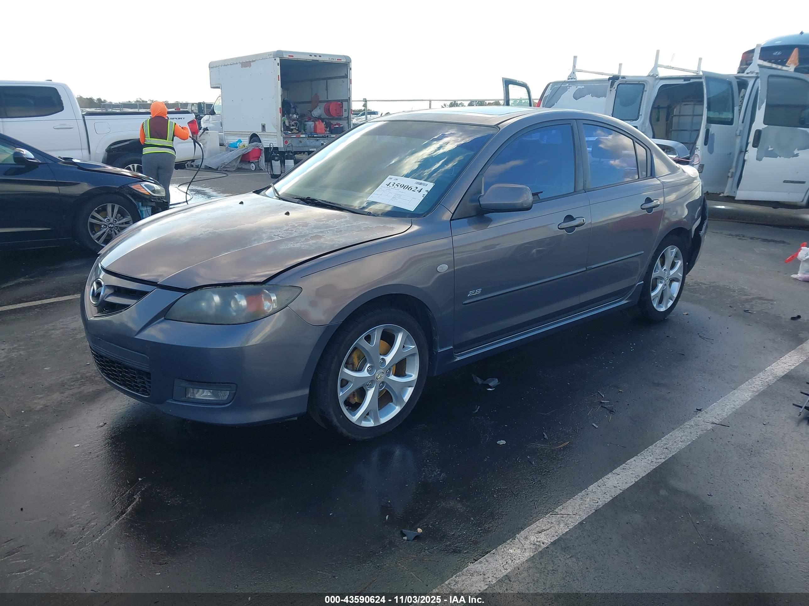 MAZDA MAZDA3 image 2