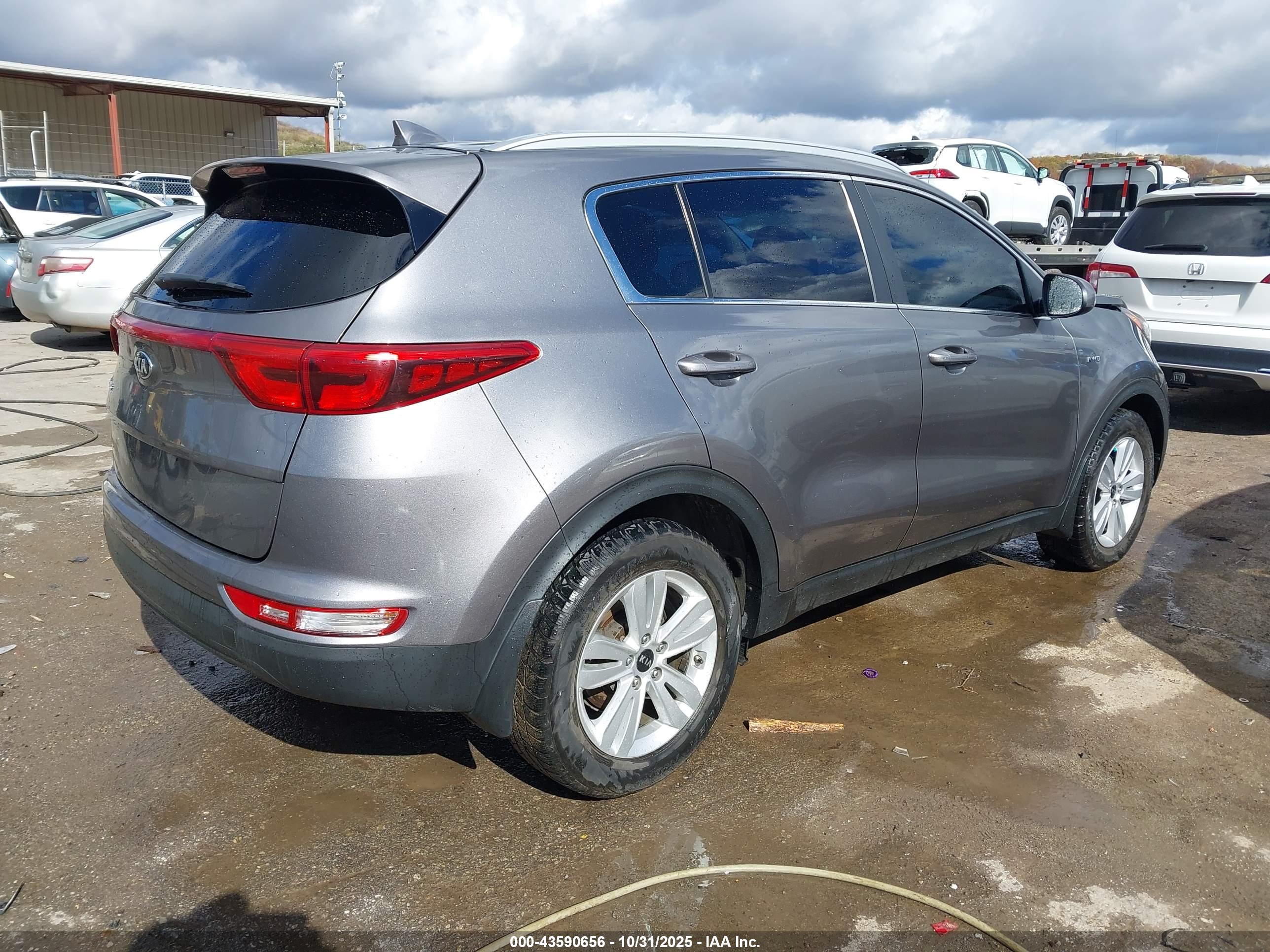 KIA SPORTAGE image 4