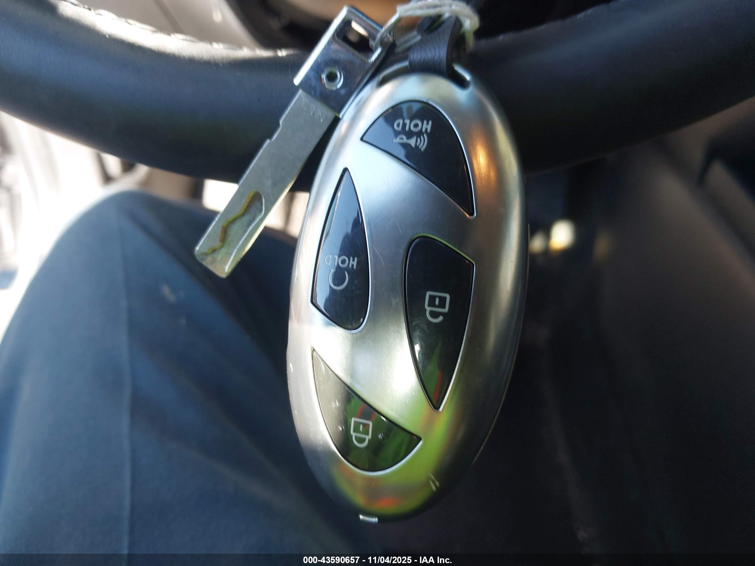 HYUNDAI ELANTRA image 11
