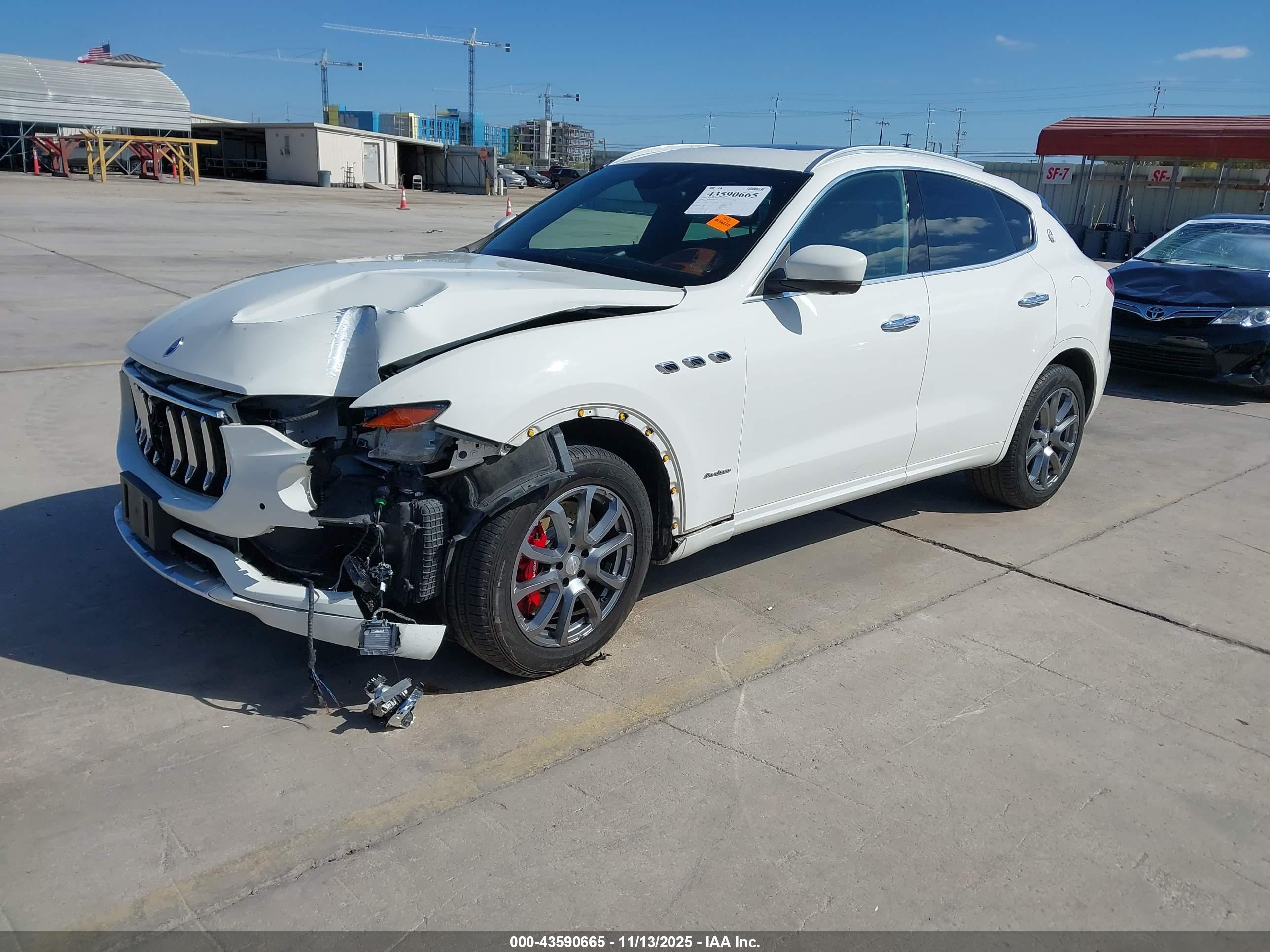 MASERATI LEVANTE image 2