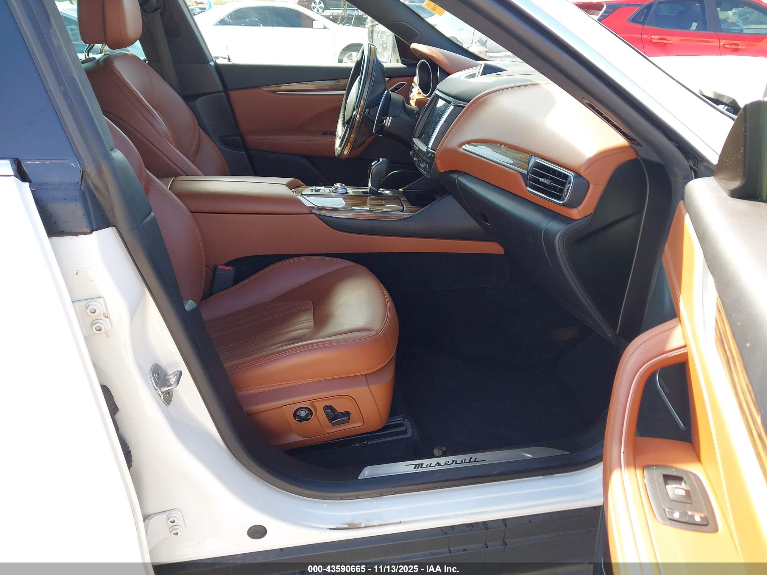 MASERATI LEVANTE image 5