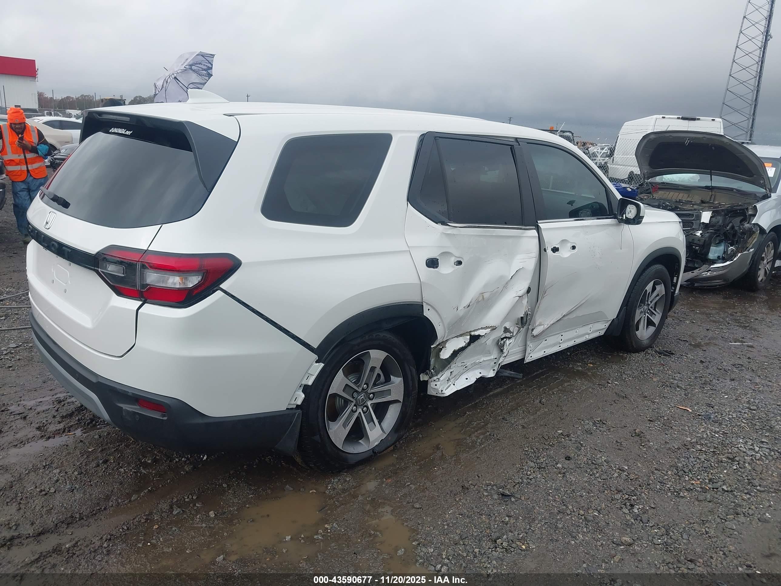 HONDA PILOT image 4
