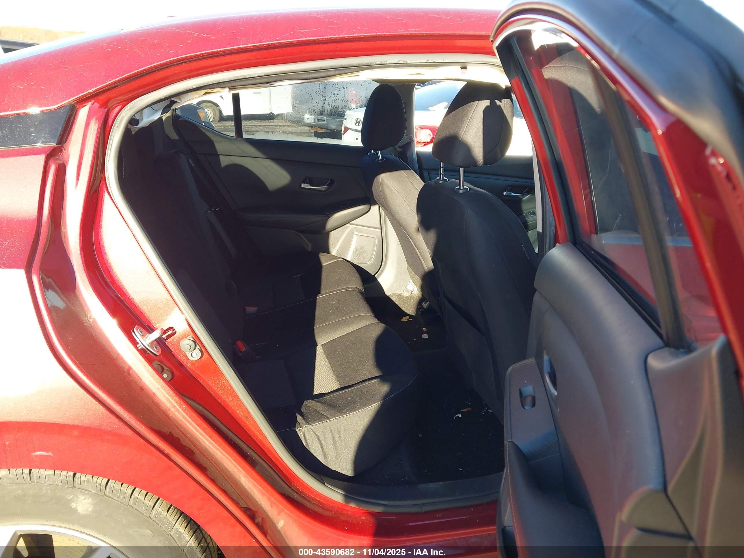 NISSAN SENTRA image 8