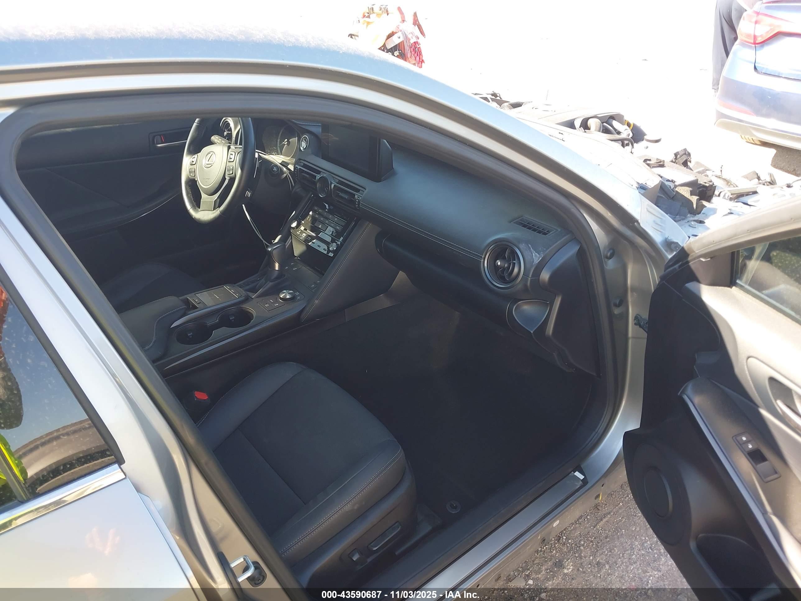 LEXUS IS image 5