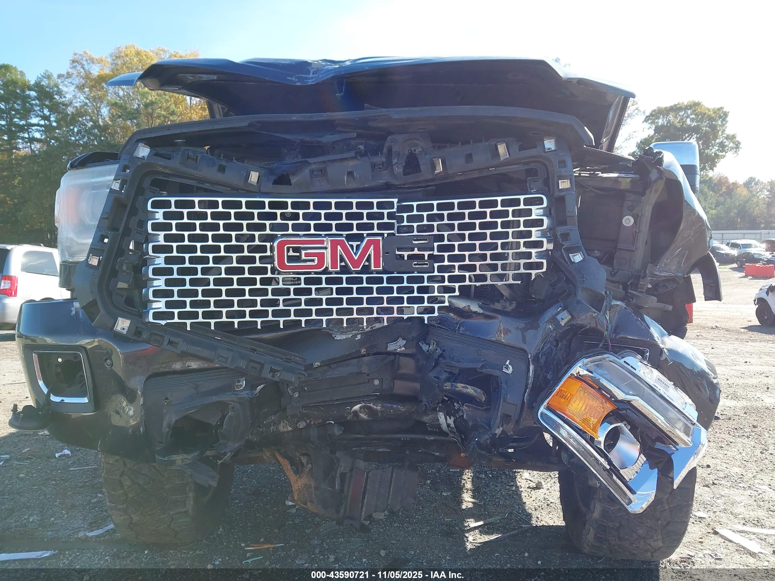 GMC SIERRA image 6