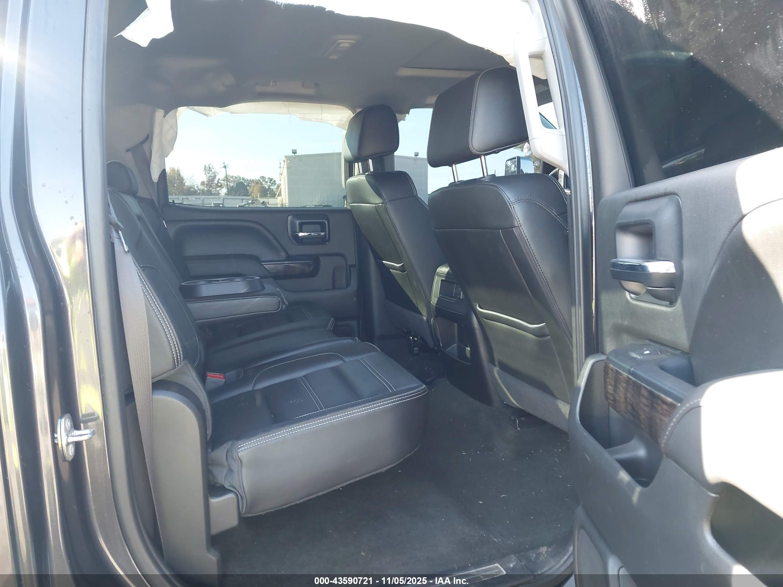 GMC SIERRA image 8