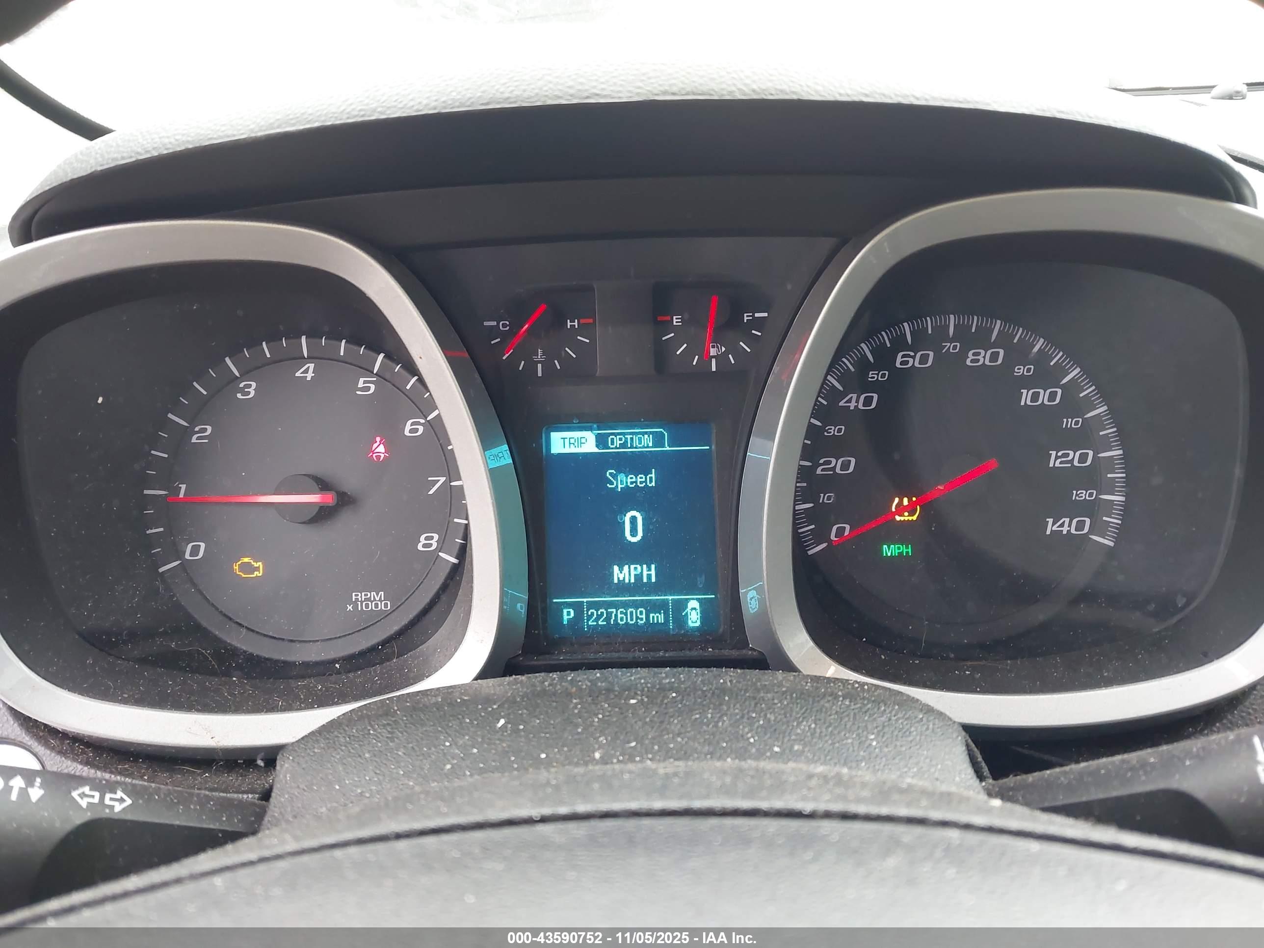 CHEVROLET EQUINOX image 7