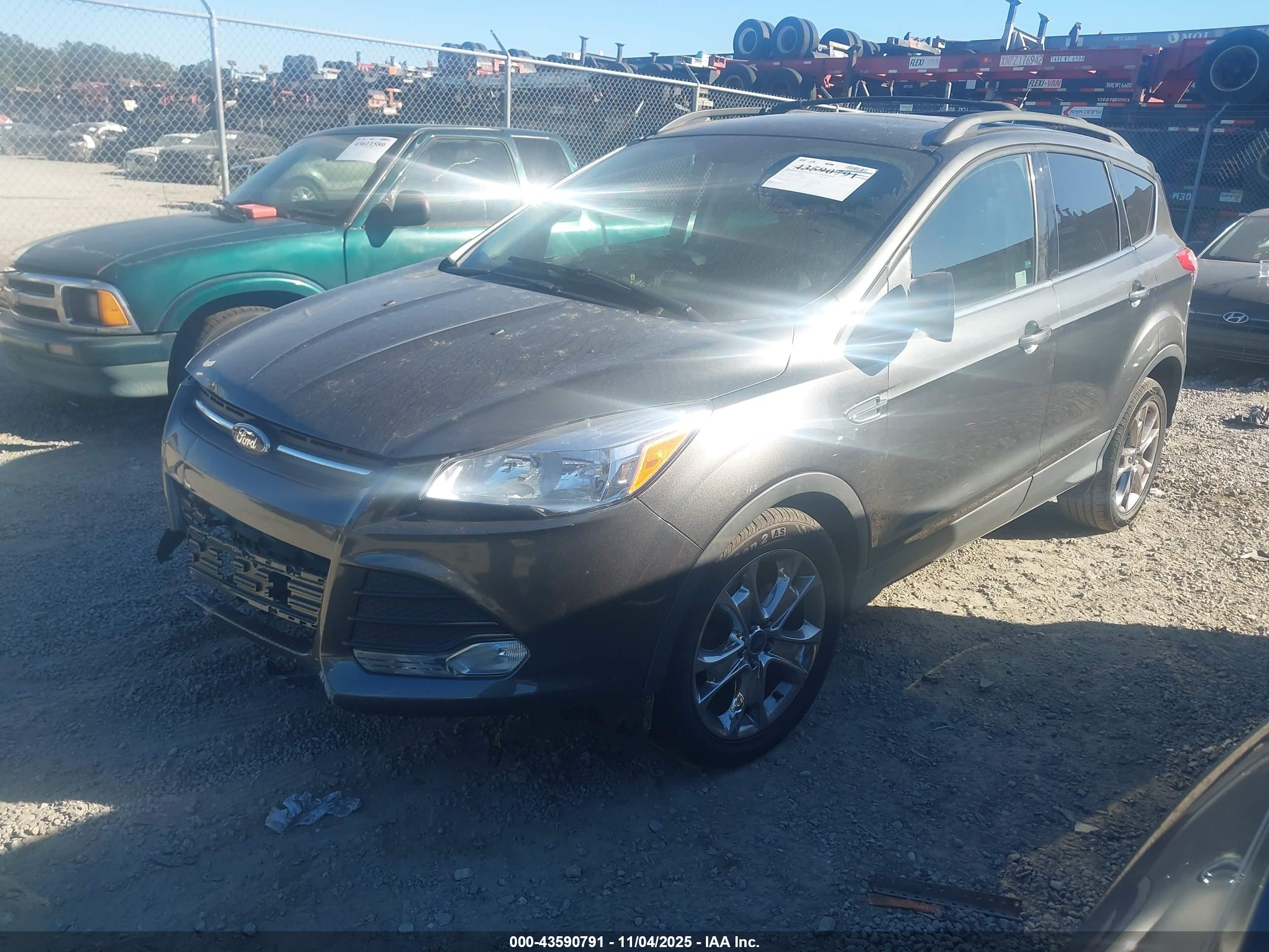 FORD ESCAPE image 2