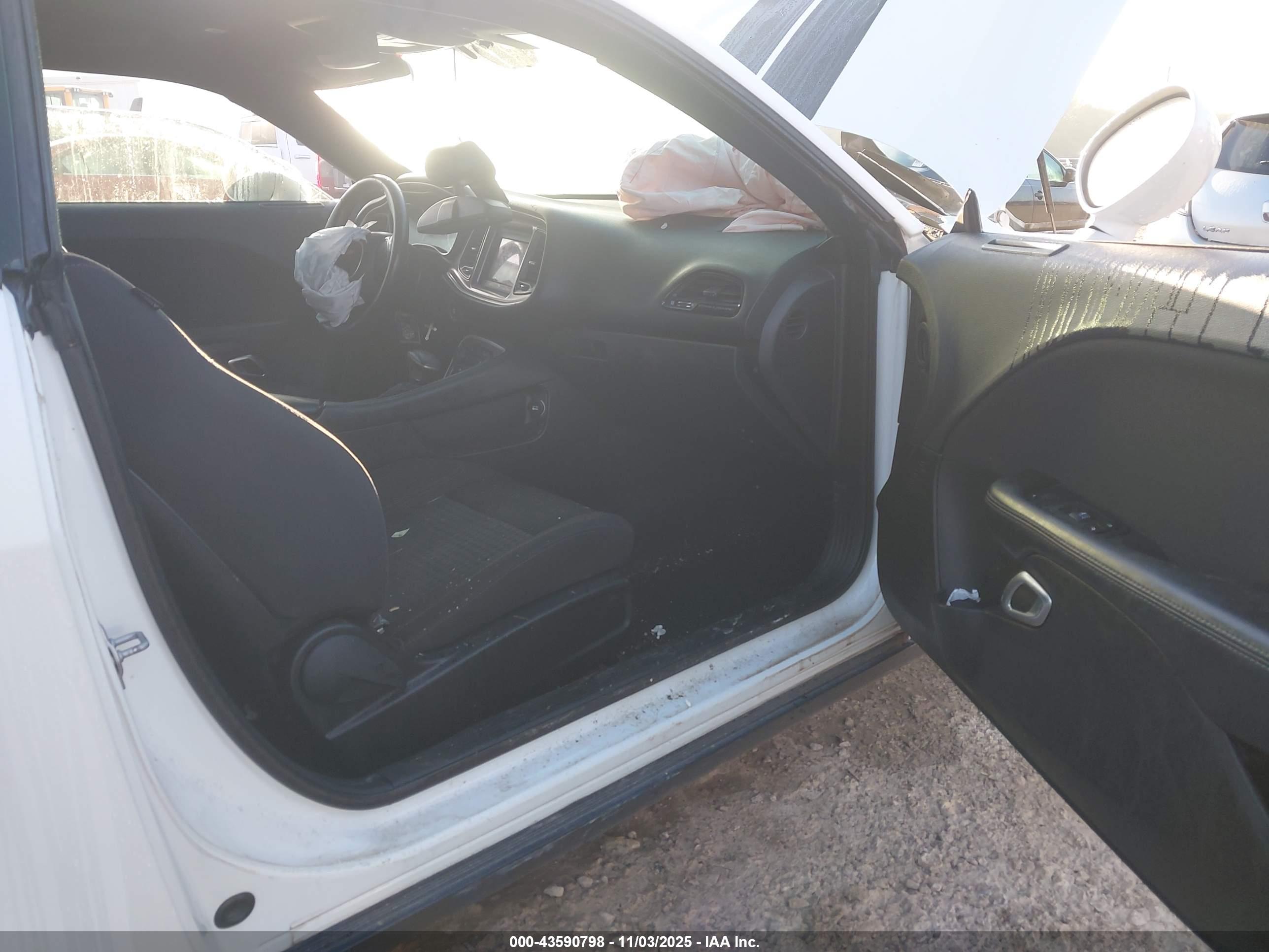 DODGE CHALLENGER image 5
