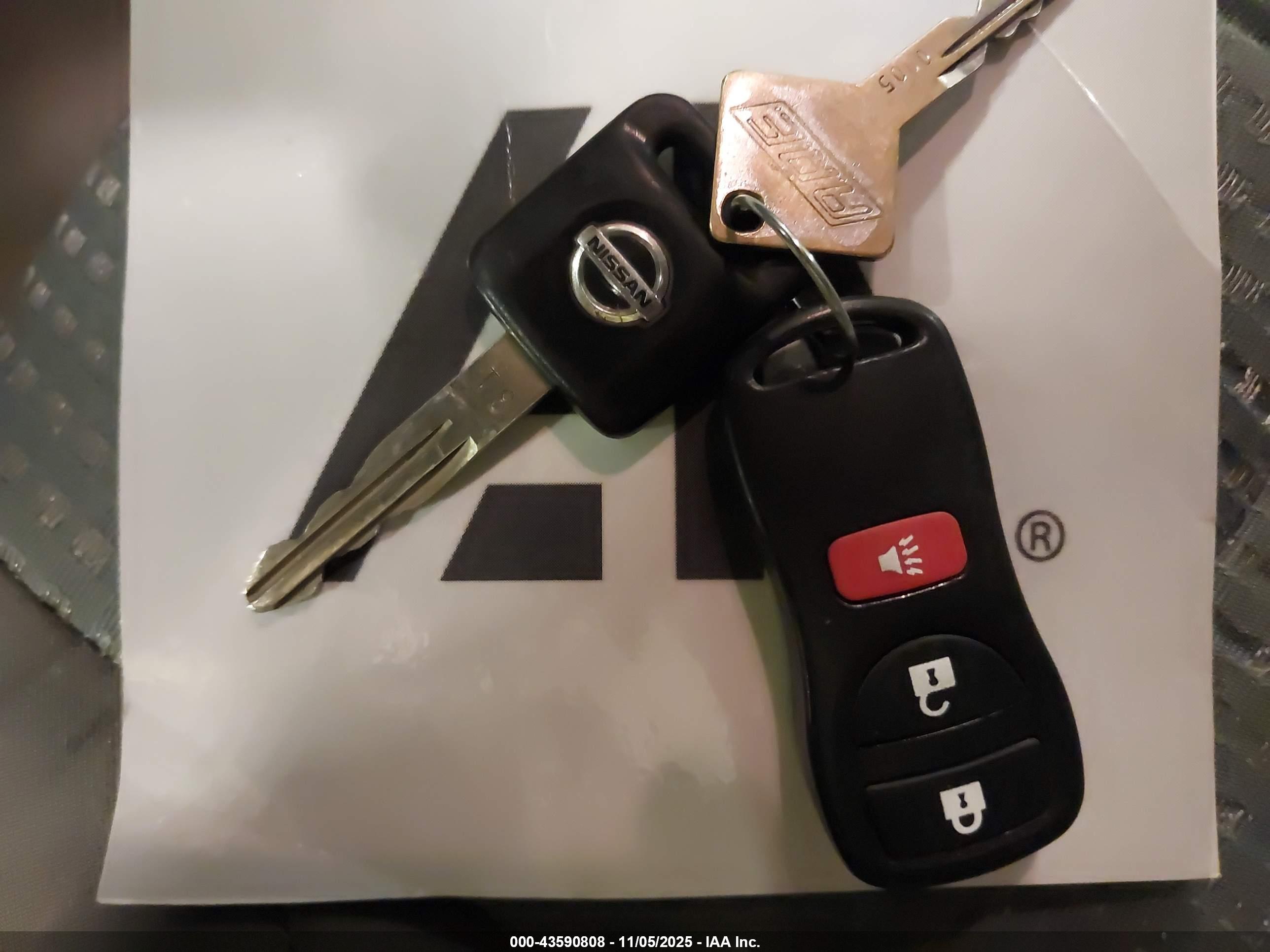 NISSAN TITAN image 11