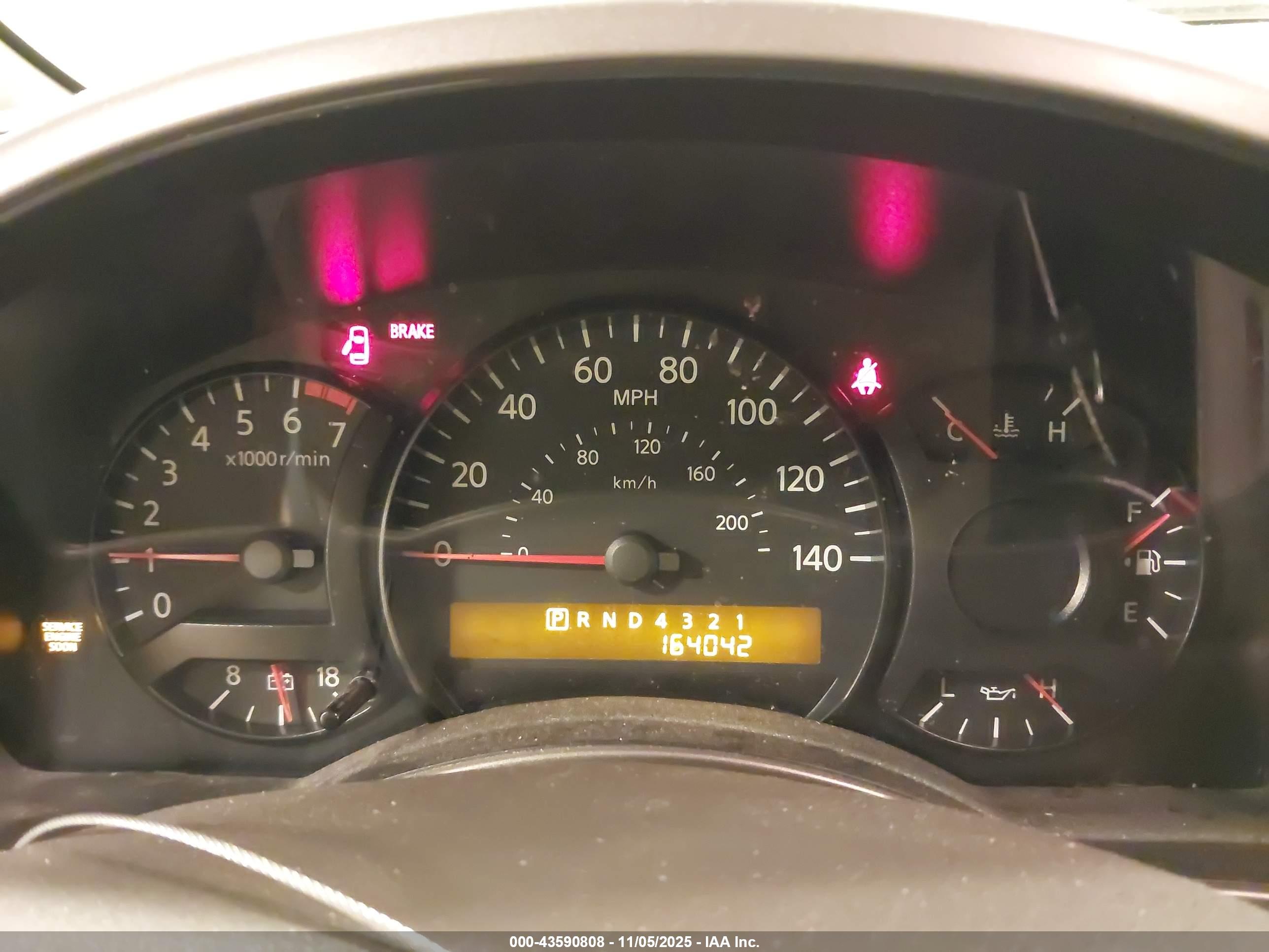 NISSAN TITAN image 7