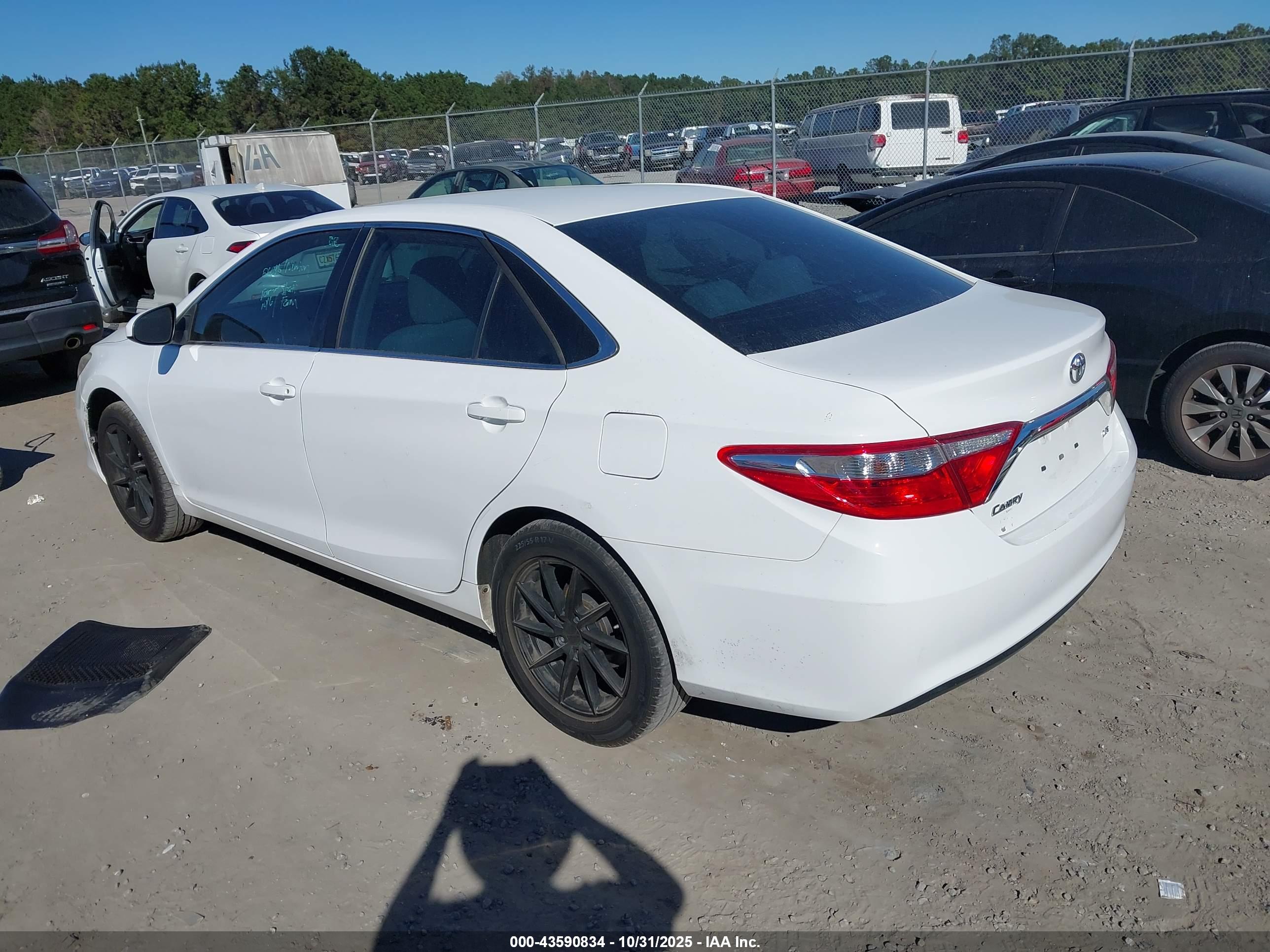 TOYOTA CAMRY image 3