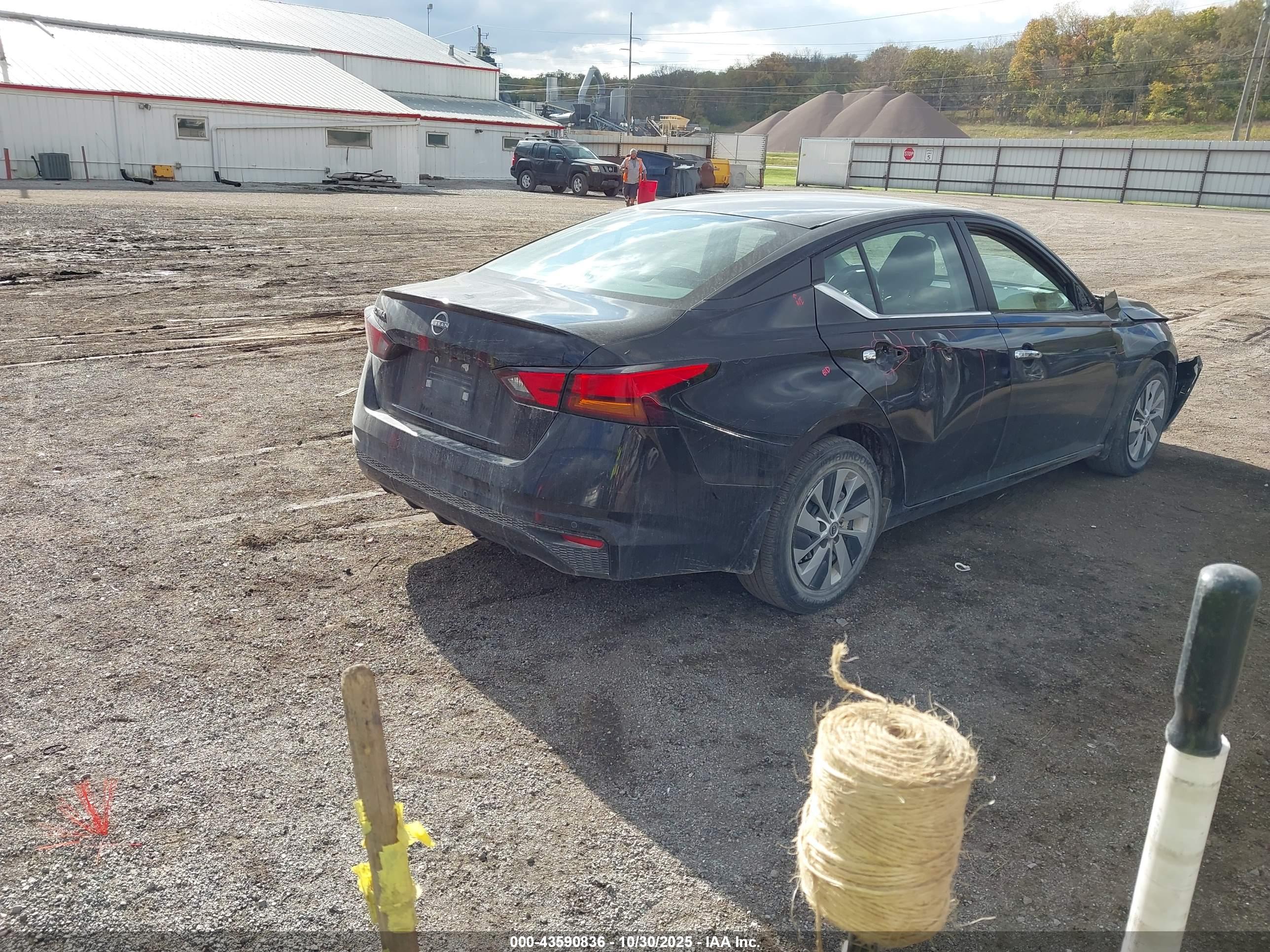 NISSAN ALTIMA image 4