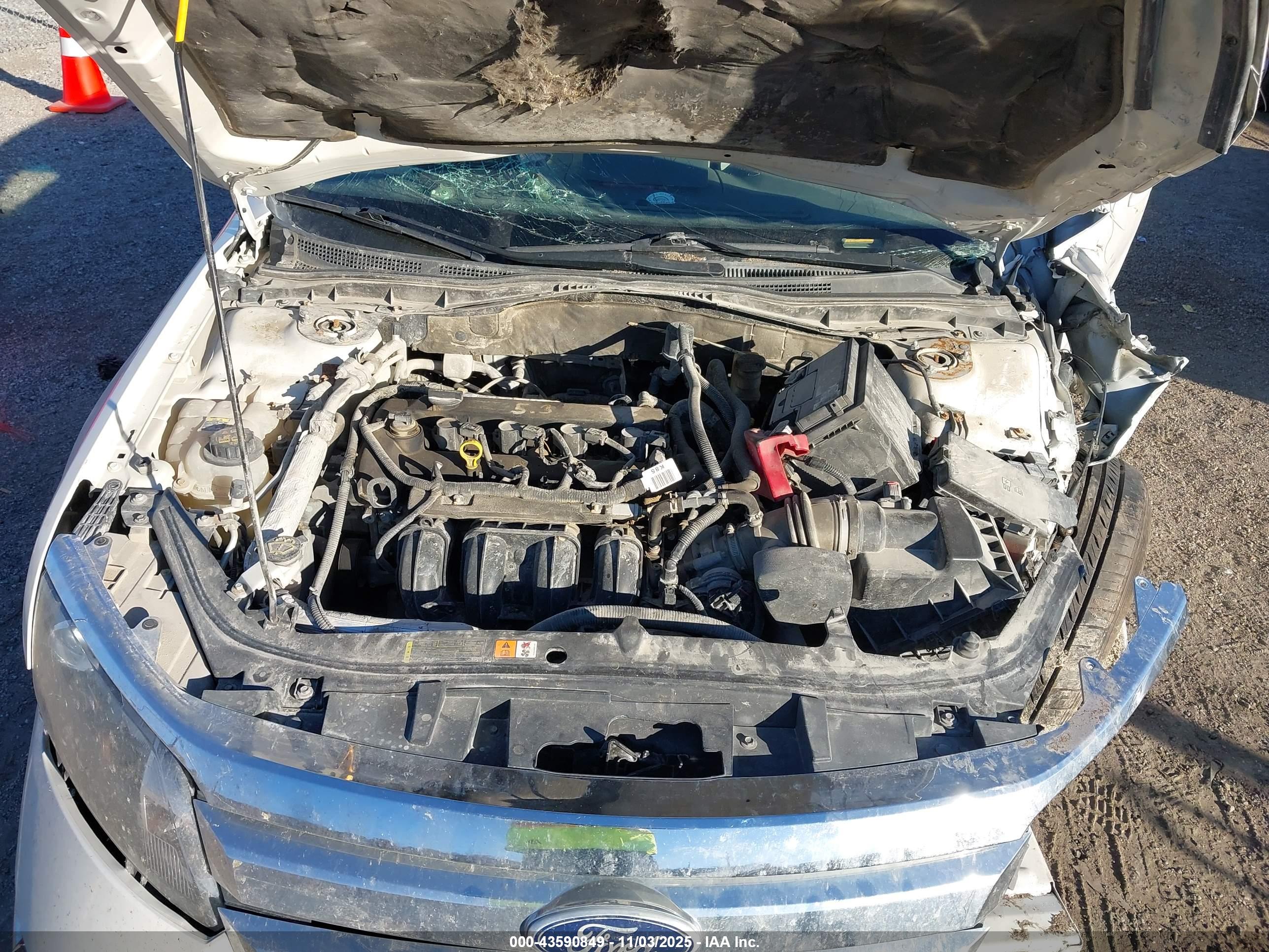 FORD FUSION image 10