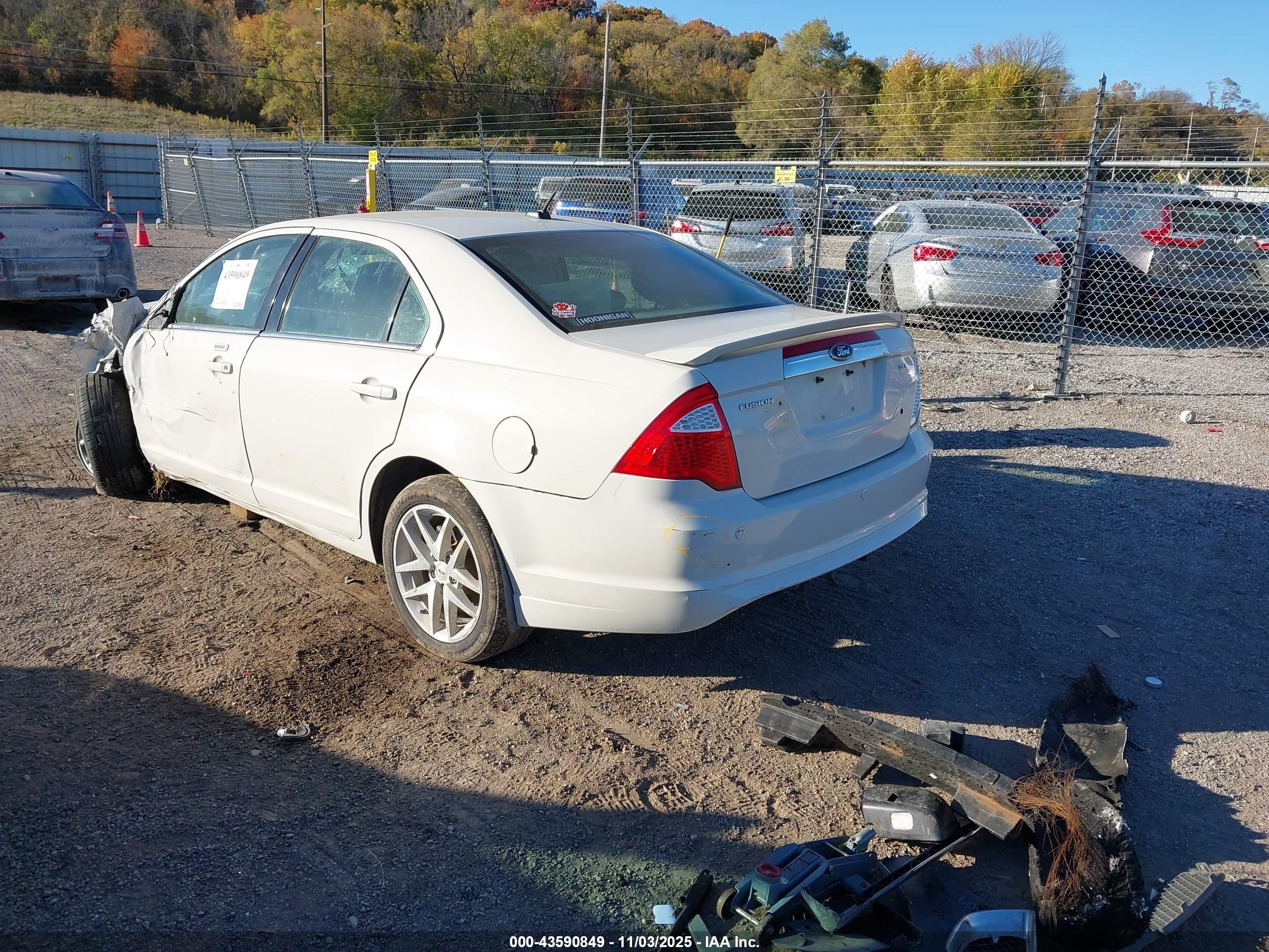 FORD FUSION image 3