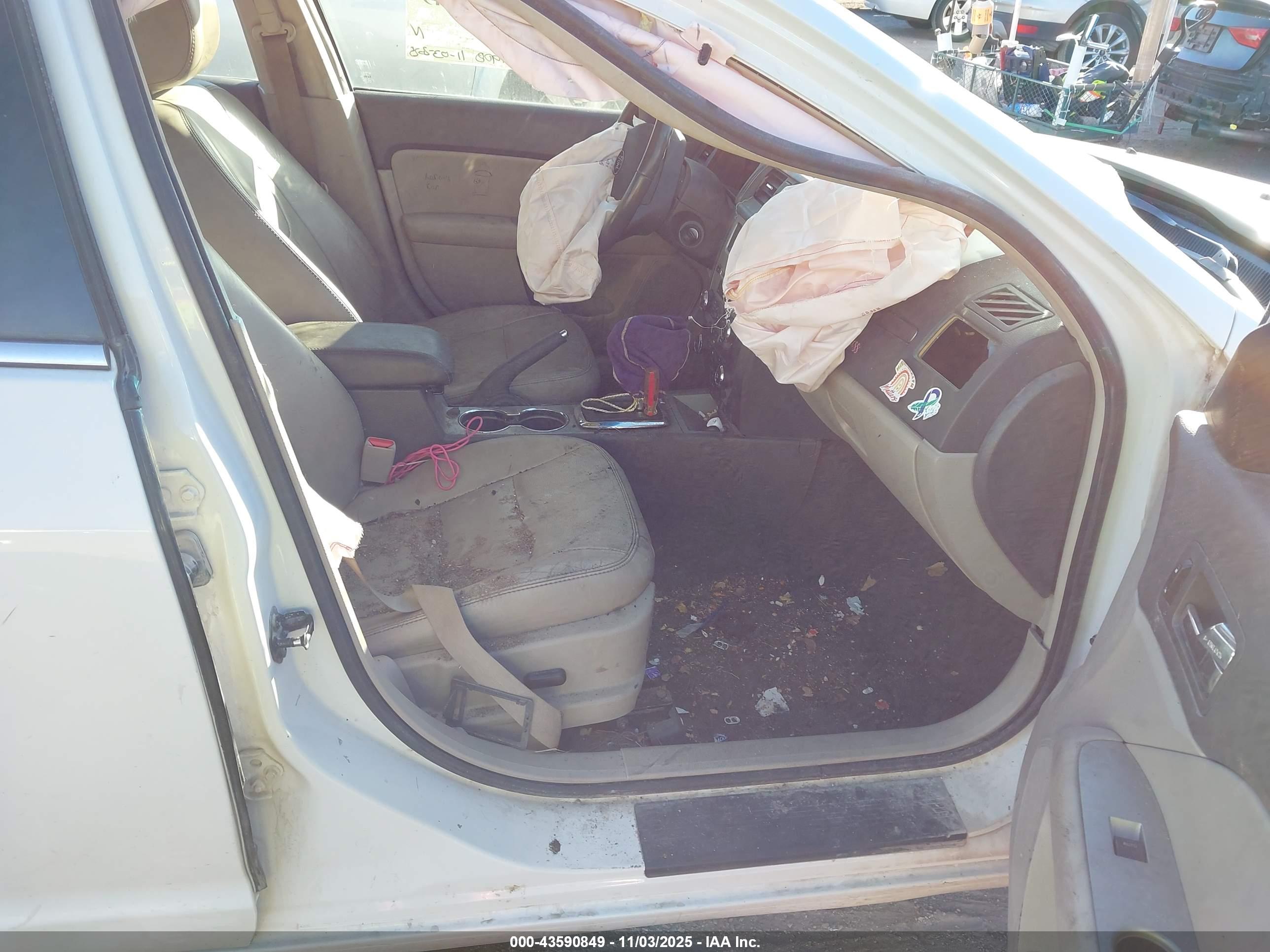 FORD FUSION image 5