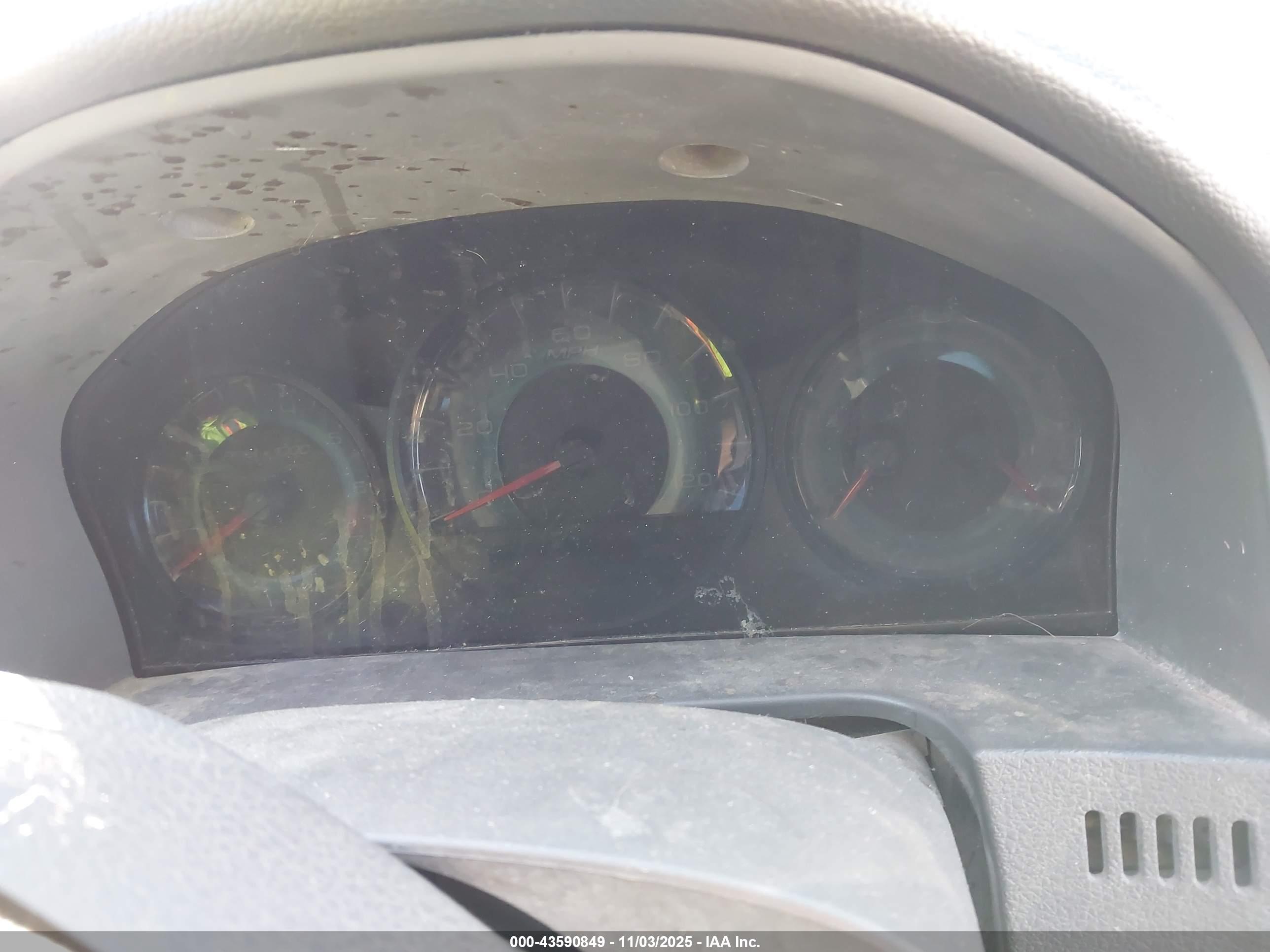 FORD FUSION image 7