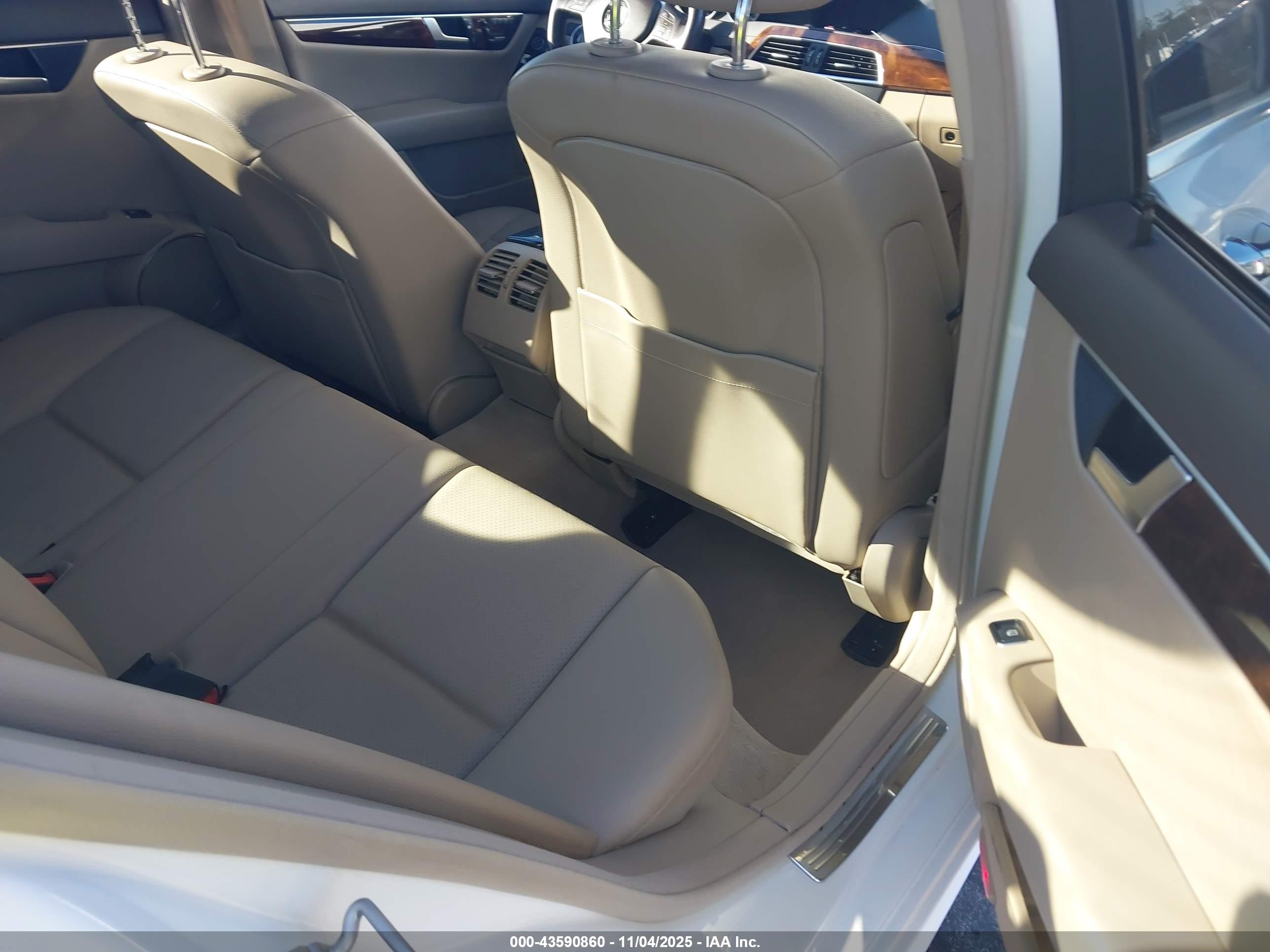 MERCEDES-BENZ C image 8