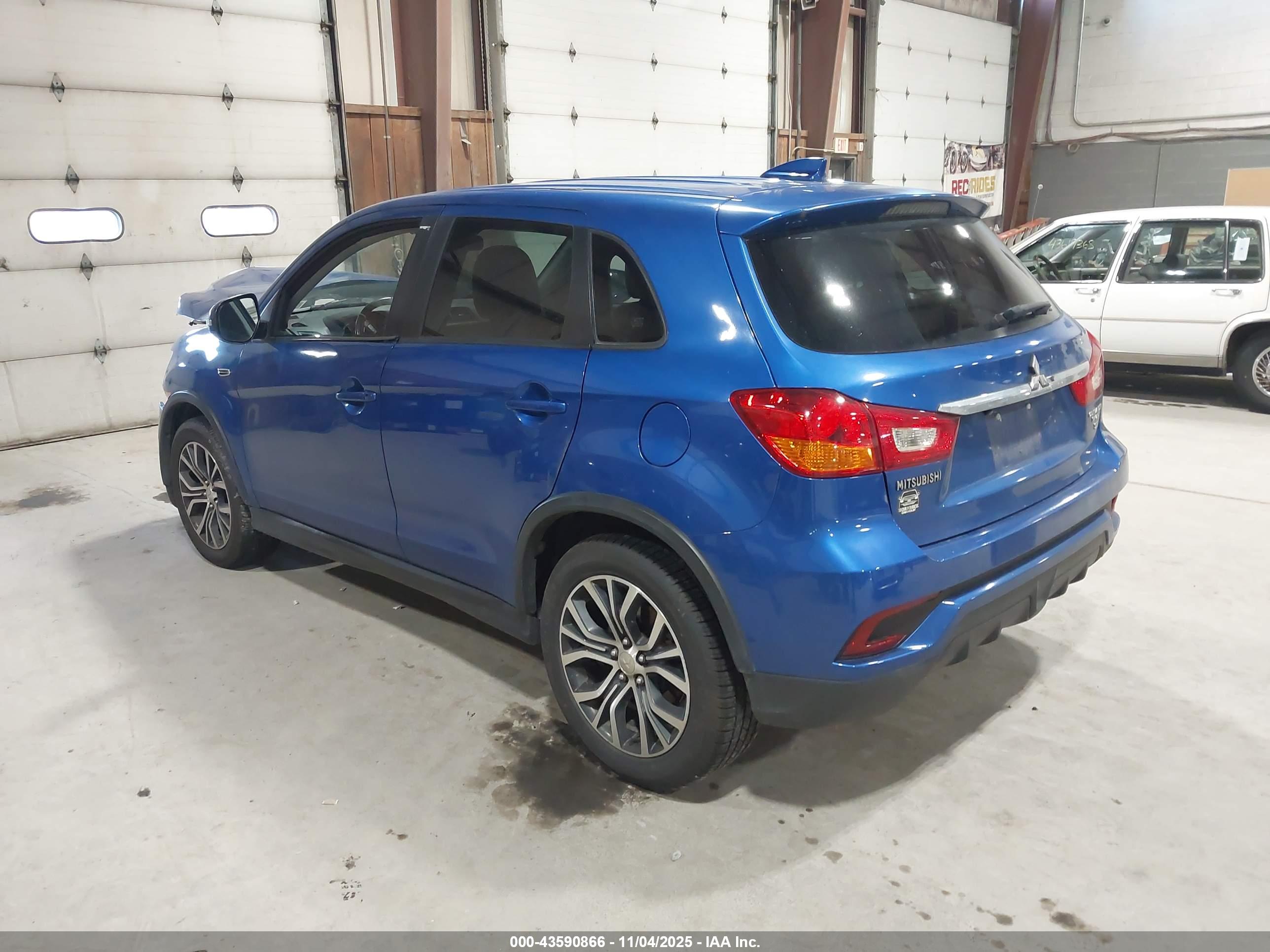 MITSUBISHI OUTLANDER image 3