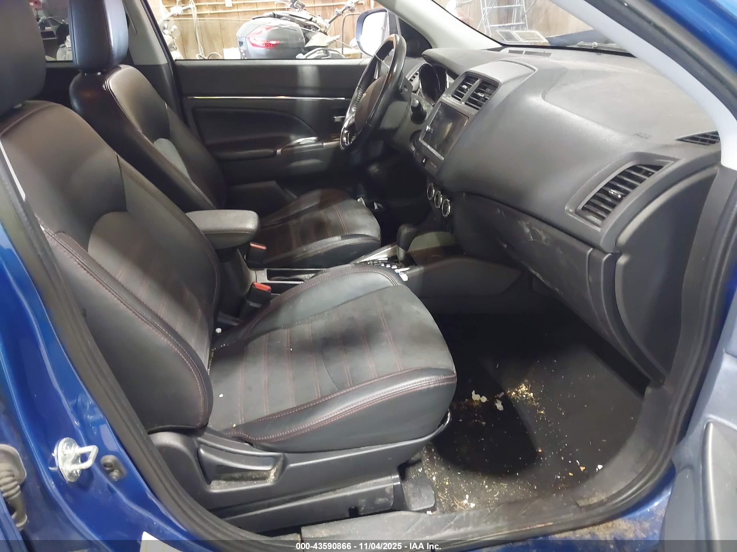 MITSUBISHI OUTLANDER image 5