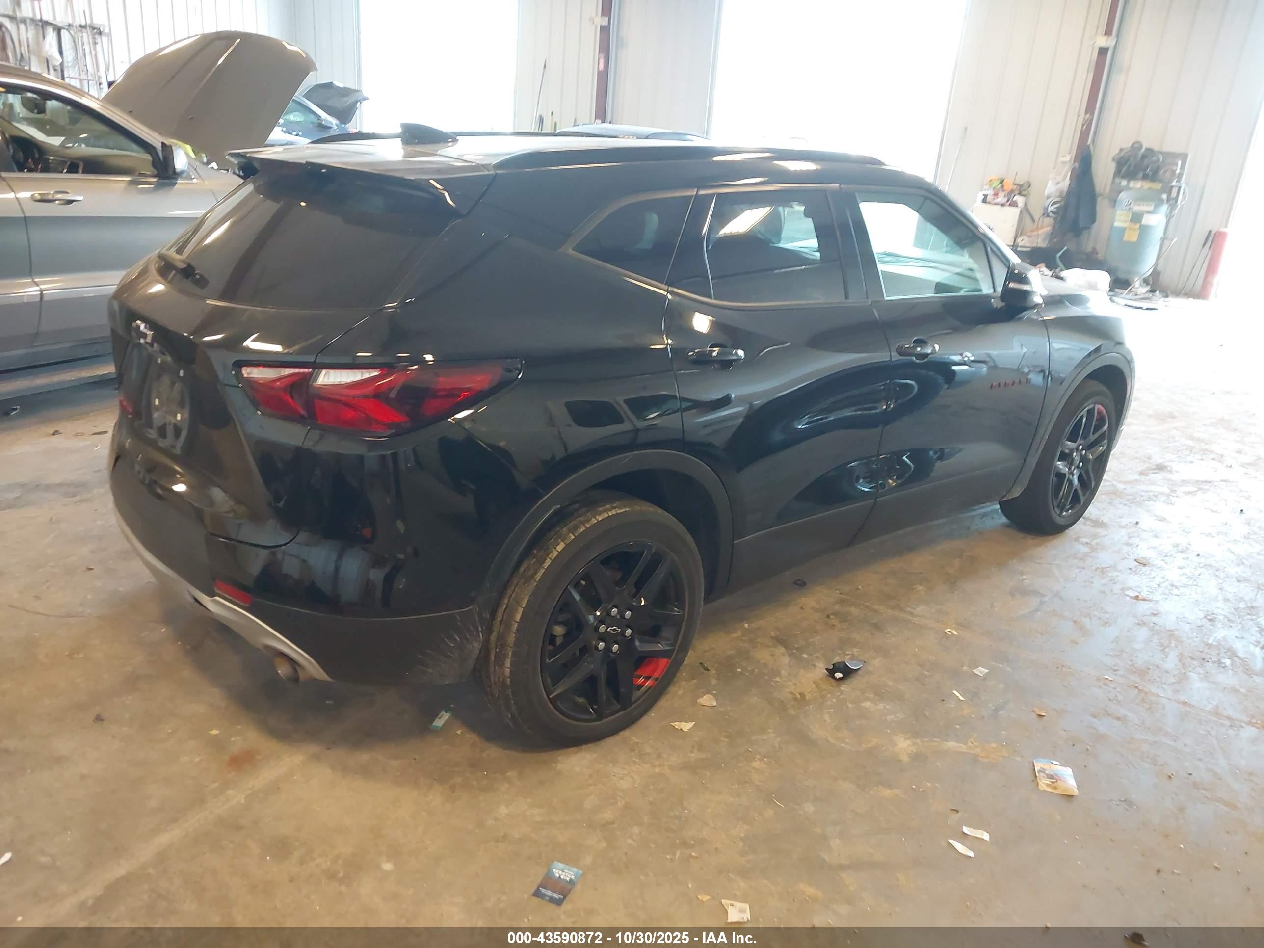 CHEVROLET BLAZER image 4