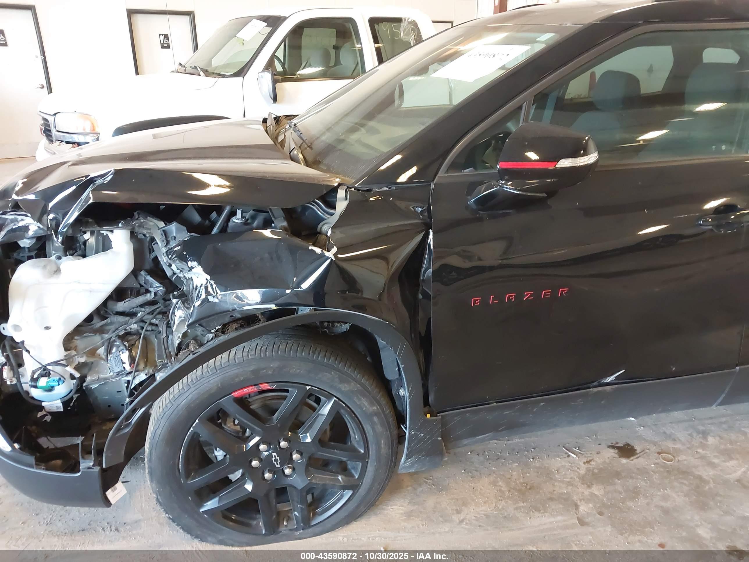 CHEVROLET BLAZER image 6
