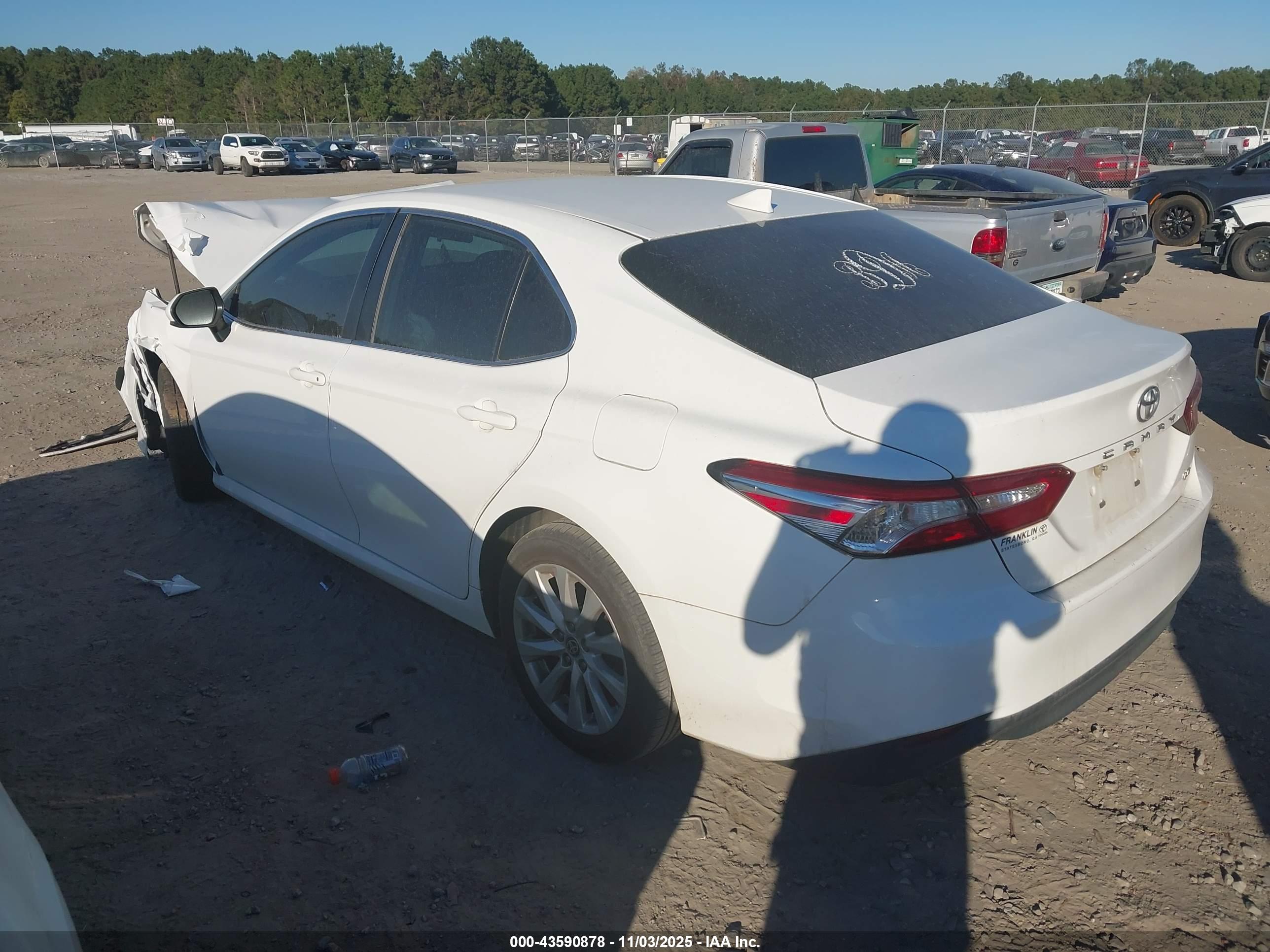 TOYOTA CAMRY image 3