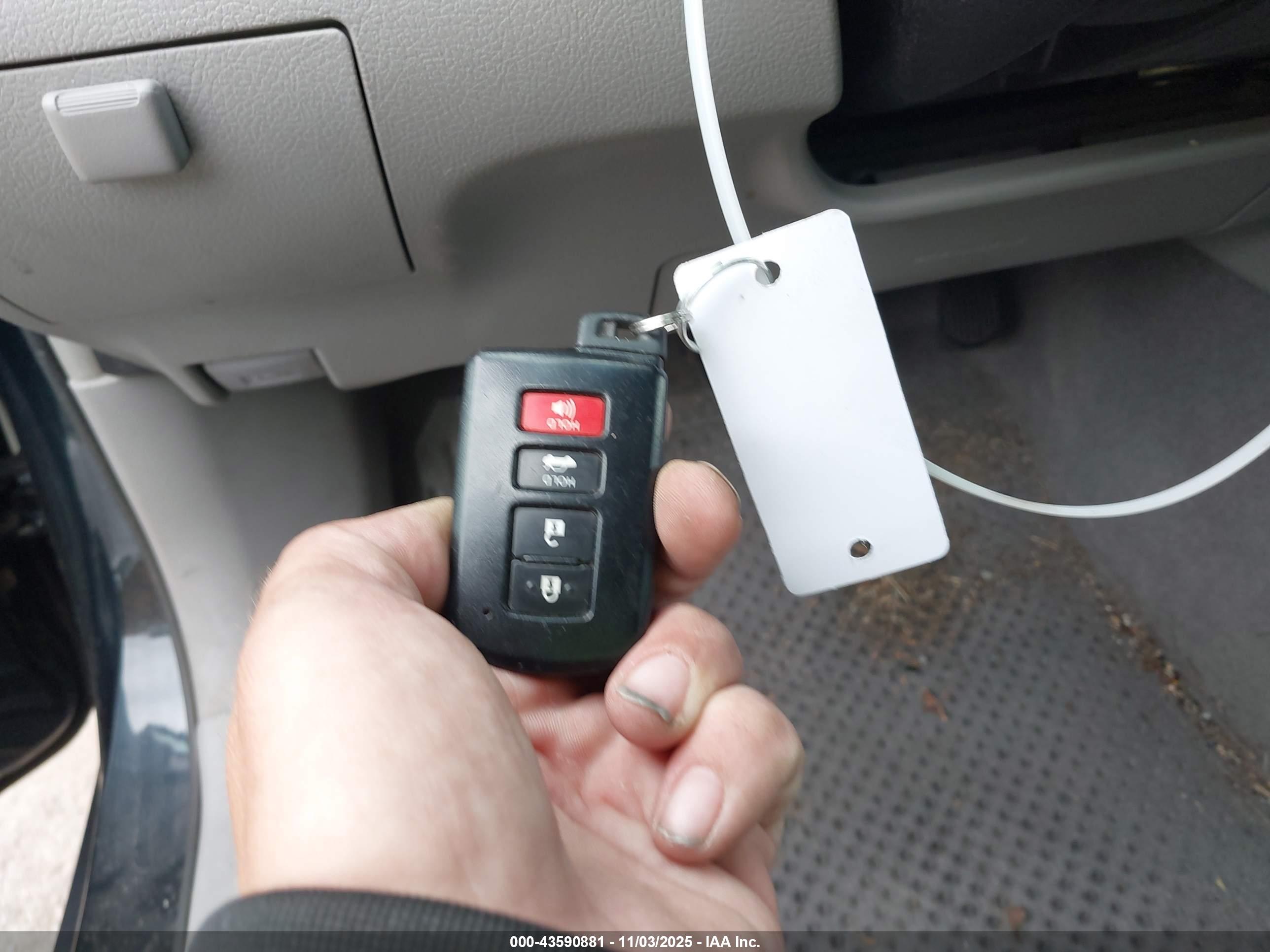 TOYOTA CAMRY image 11