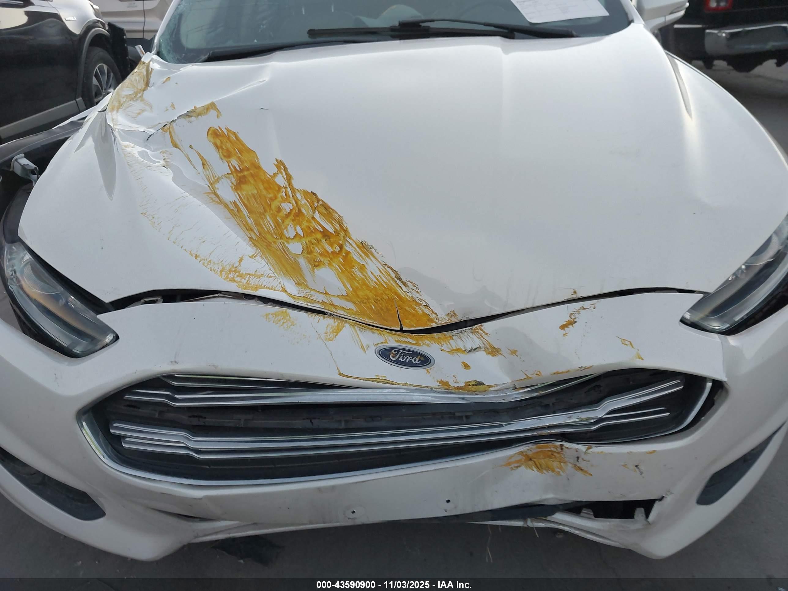 FORD FUSION image 6
