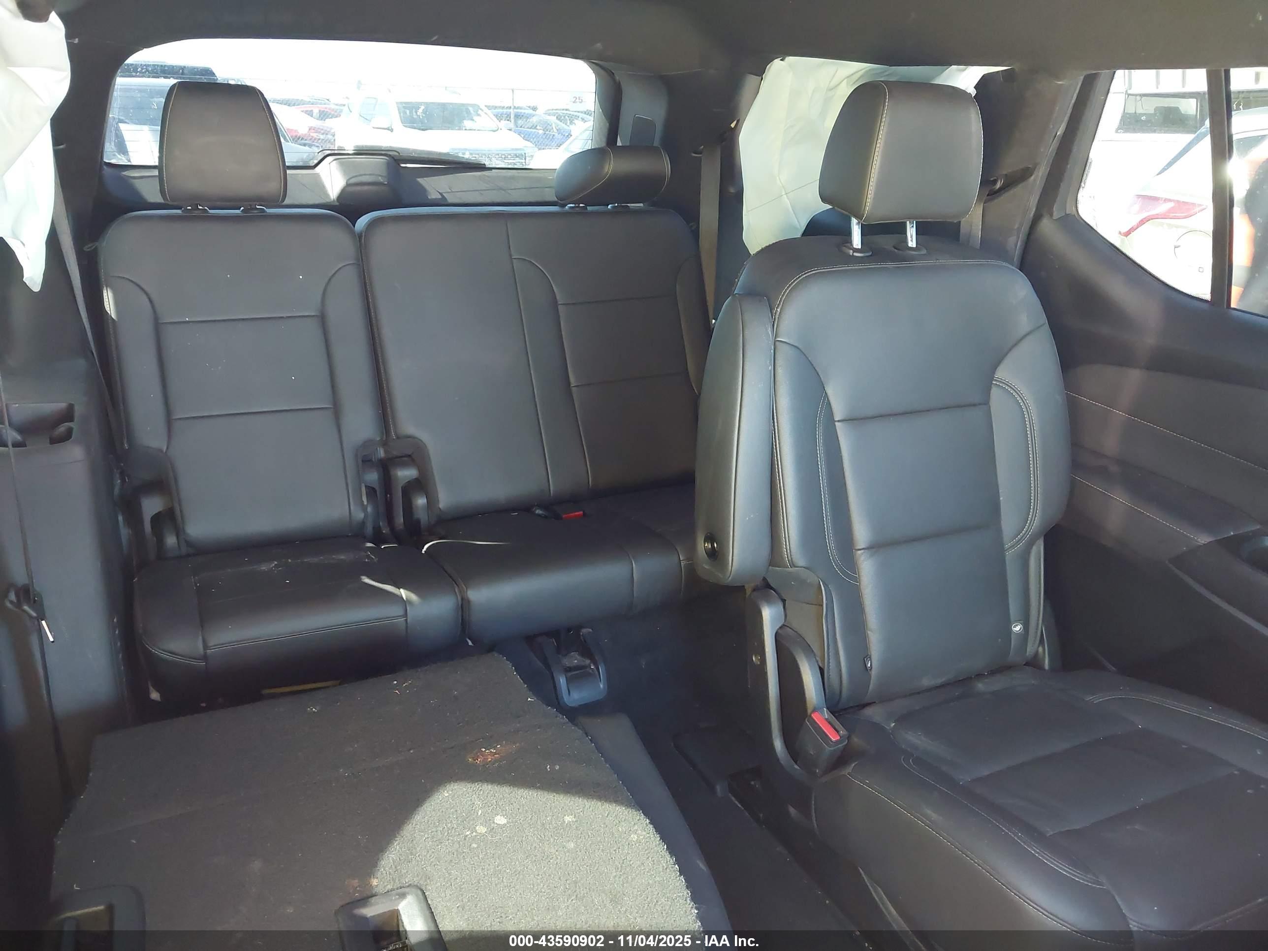 CHEVROLET TRAVERSE image 8