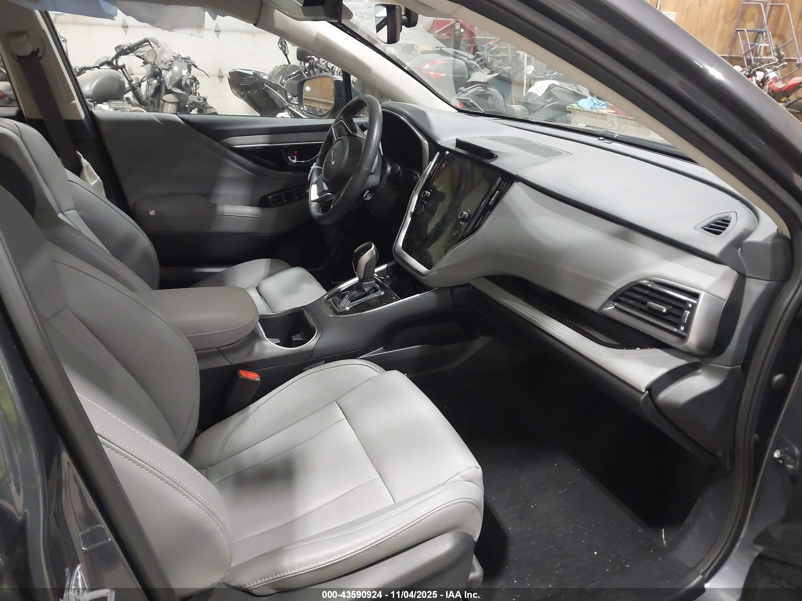 SUBARU LEGACY image 5