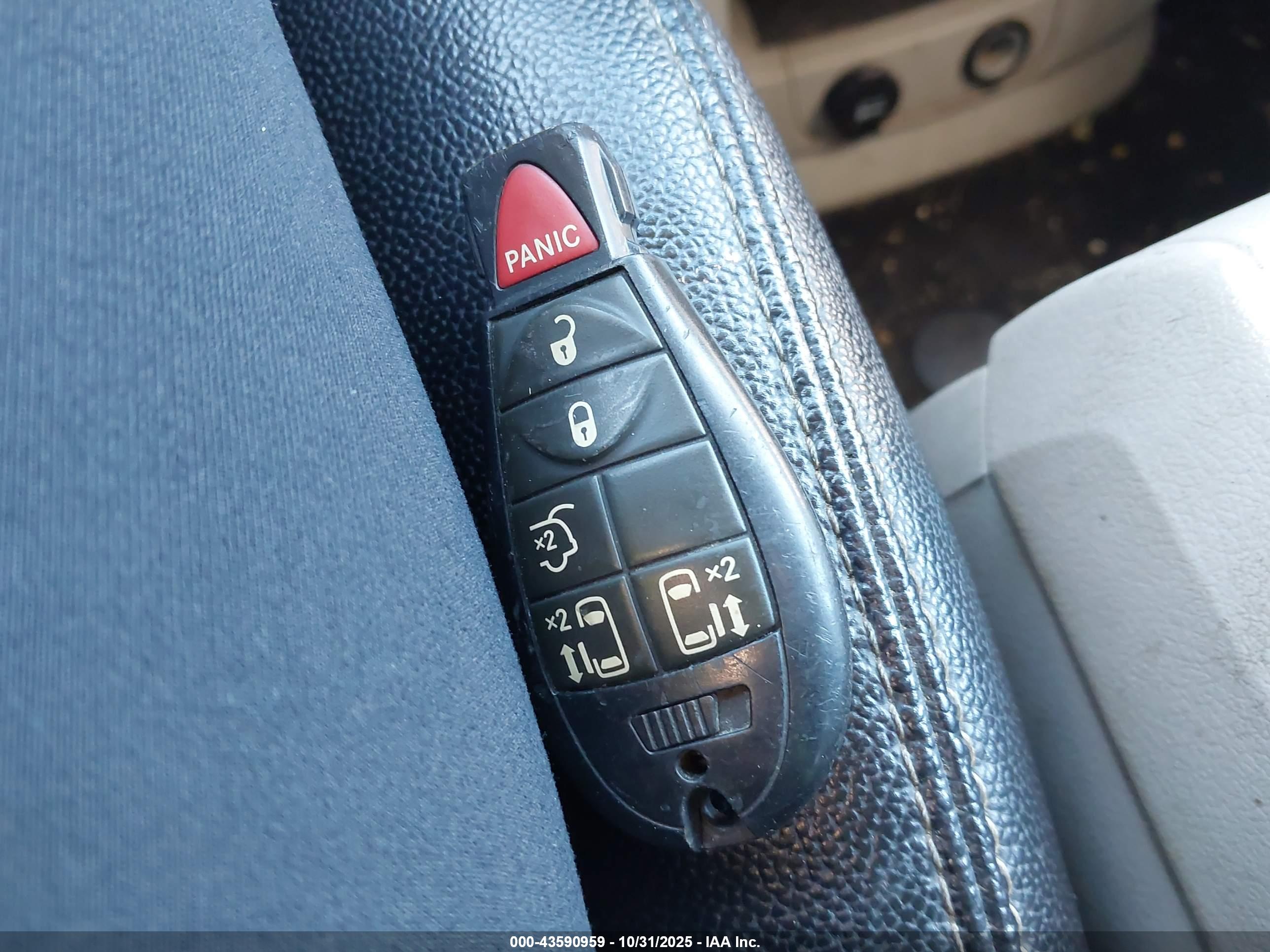 CHRYSLER TOWN image 11