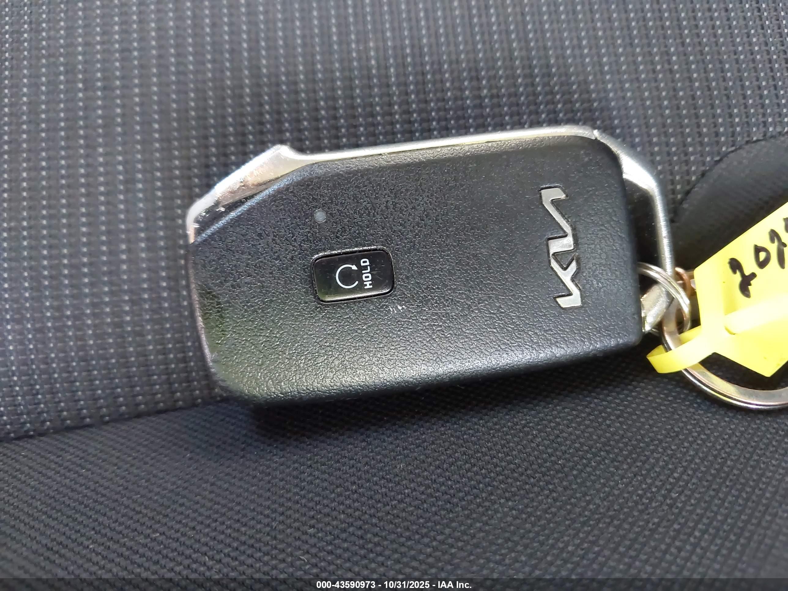 KIA K5 image 11