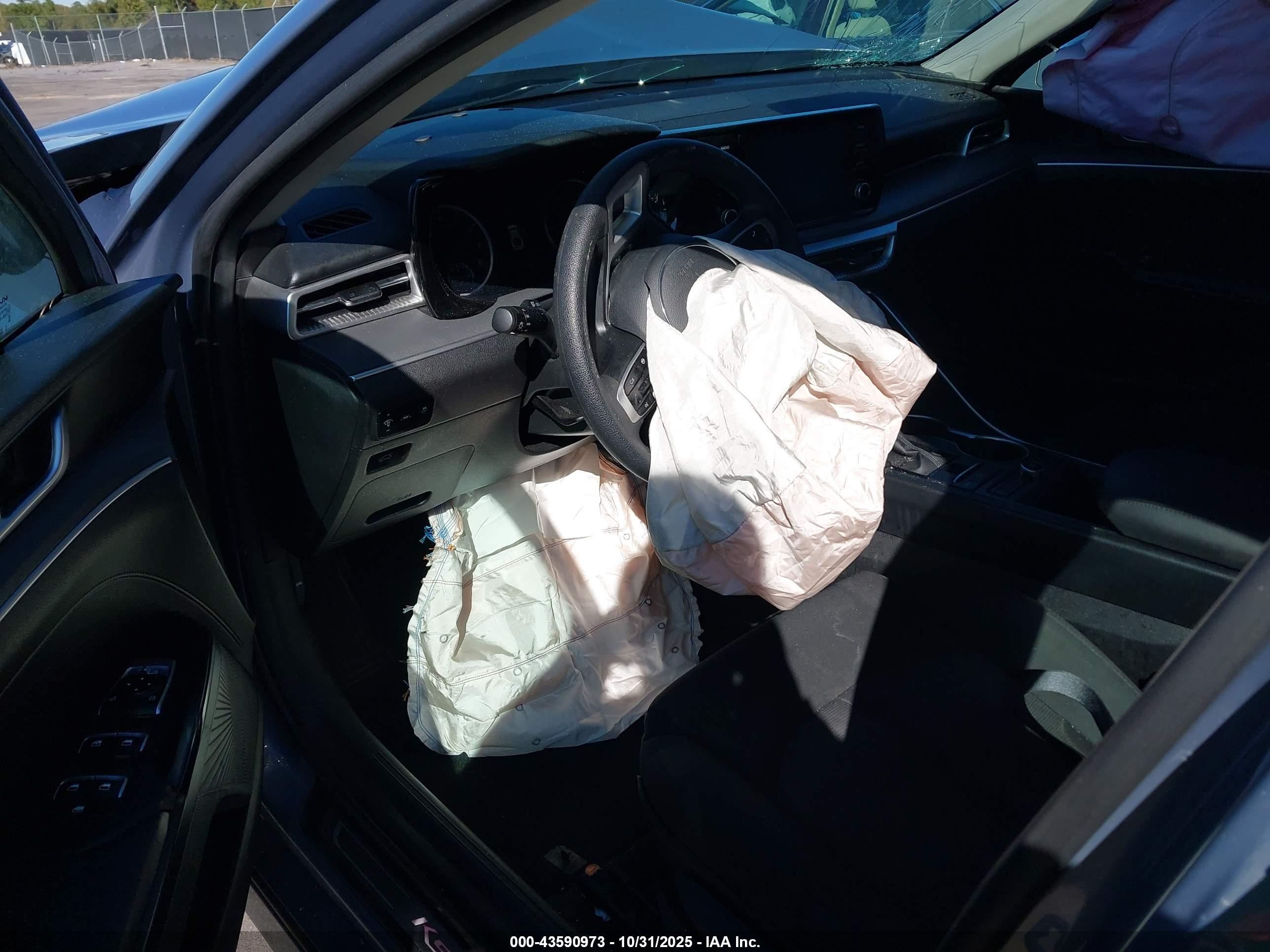 KIA K5 image 5