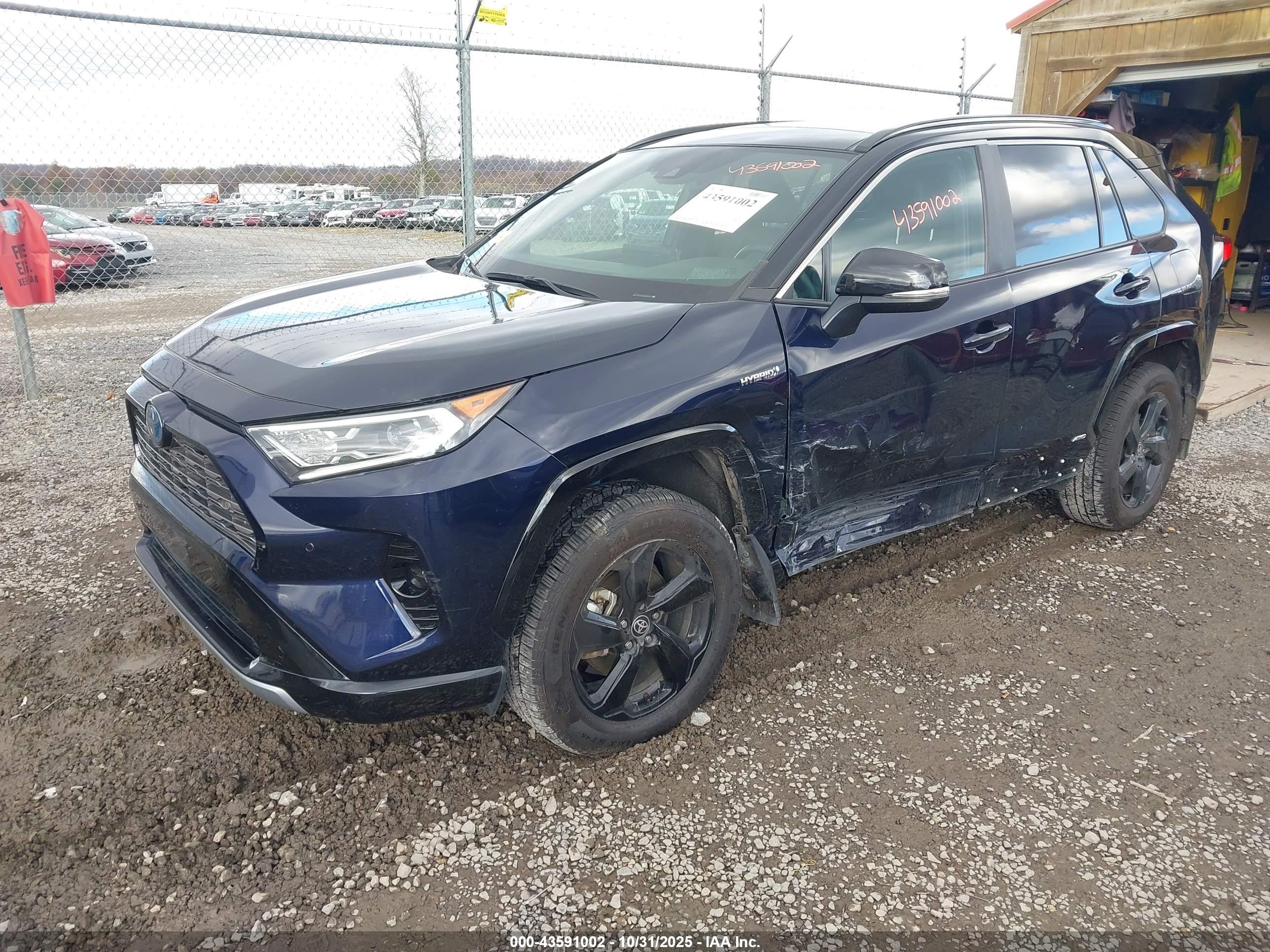 TOYOTA RAV4 image 2