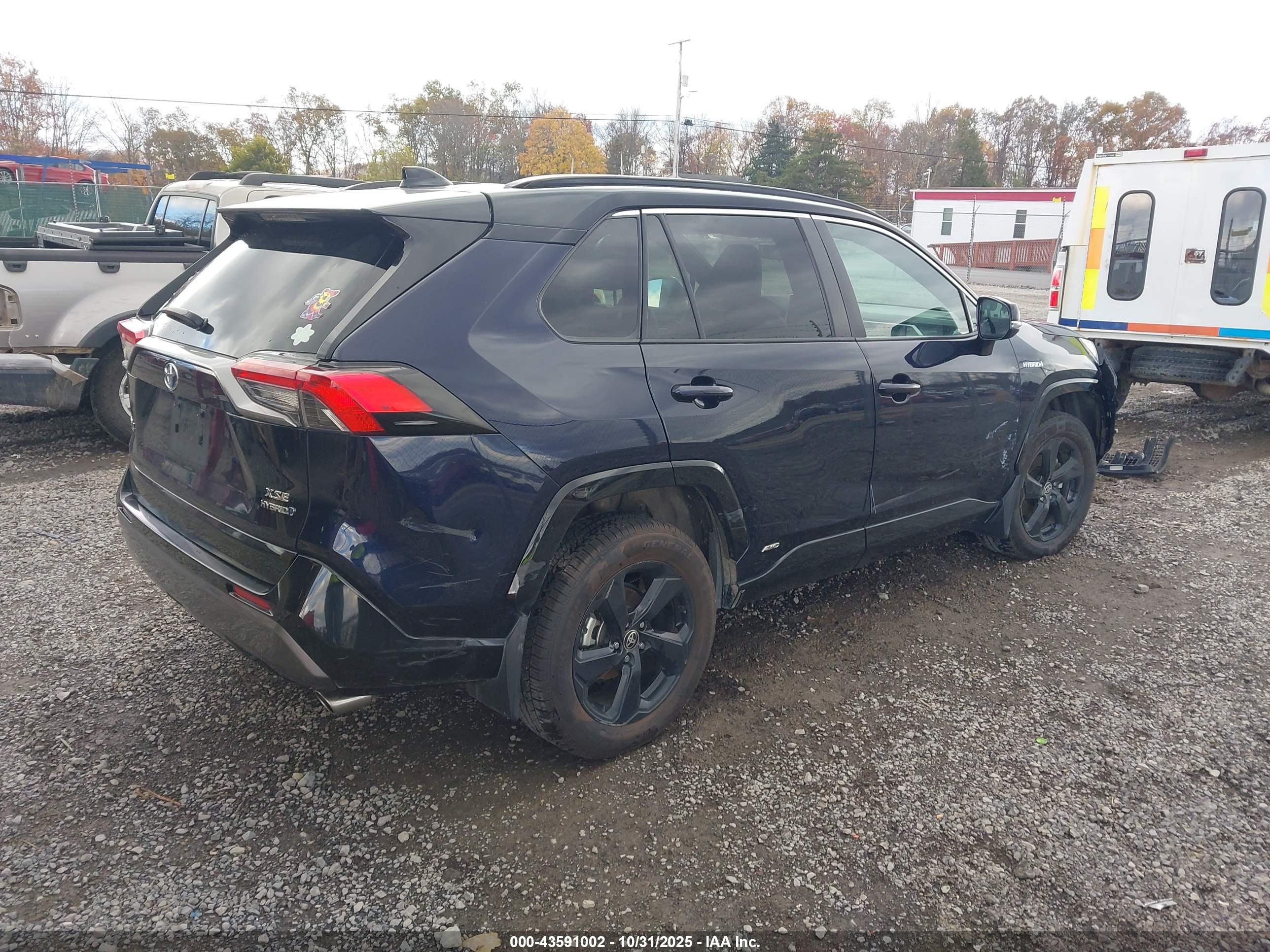 TOYOTA RAV4 image 4